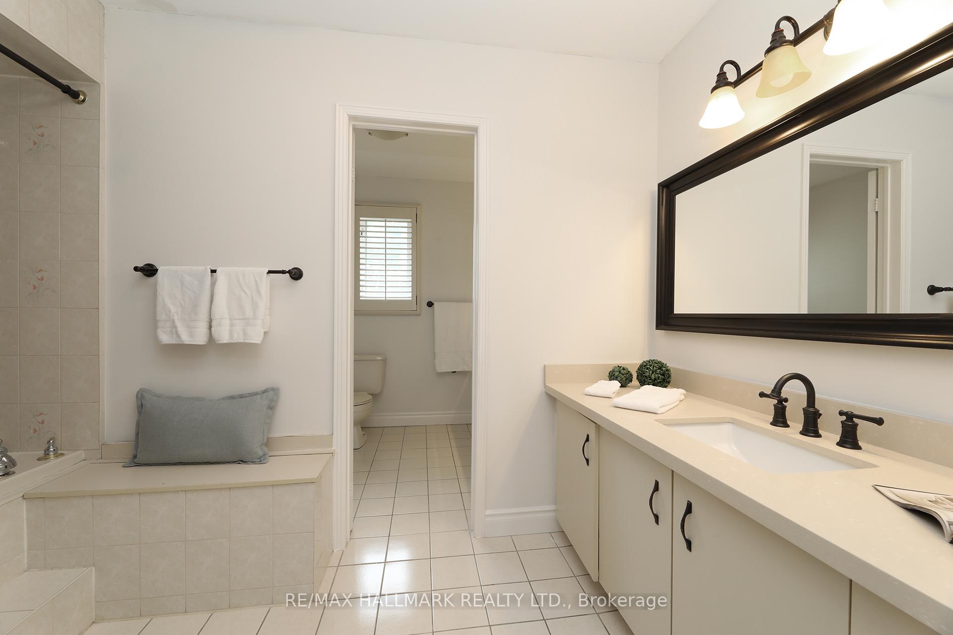 Photo 29 of 58 Pickett Crescent, Richmond Hill, Westbrook — HOMEH