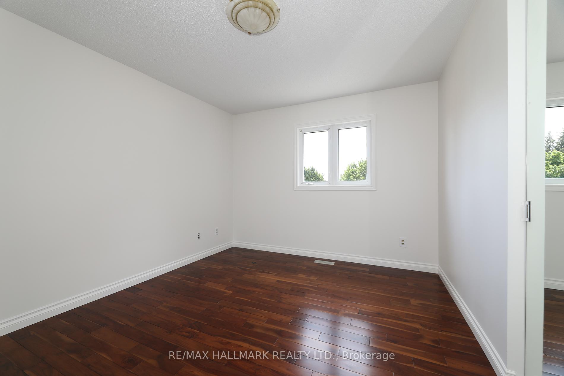 Photo 33 of 58 Pickett Crescent, Richmond Hill, Westbrook — HOMEH