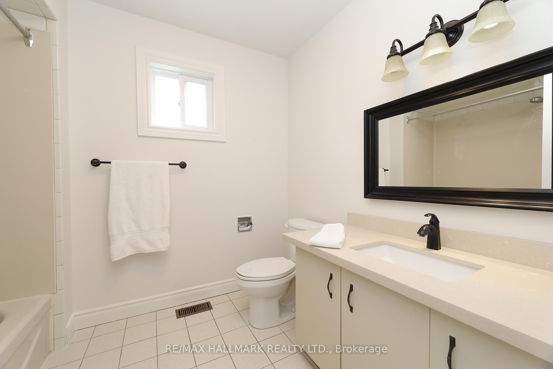 Photo 34 of 58 Pickett Crescent, Richmond Hill, Westbrook — HOMEH