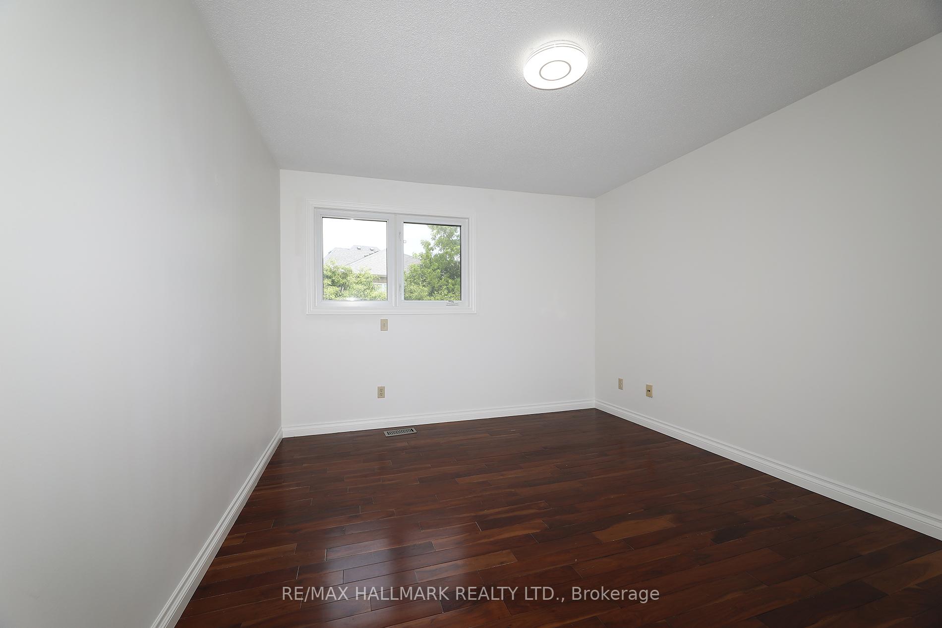 Photo 35 of 58 Pickett Crescent, Richmond Hill, Westbrook — HOMEH