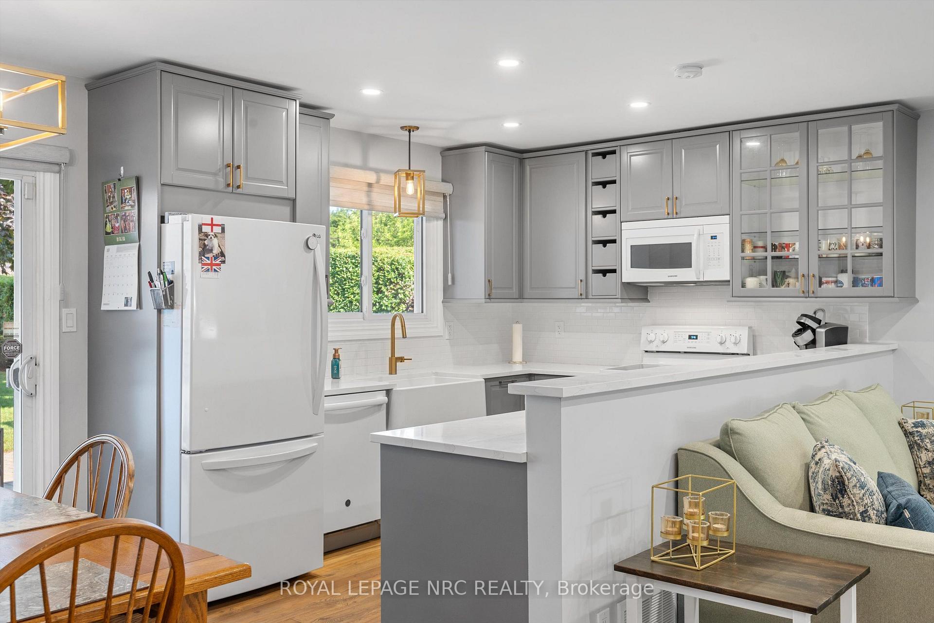 Photo 10 of 43 Howard Avenue, St. Catharines, Lakeport — HOMEH