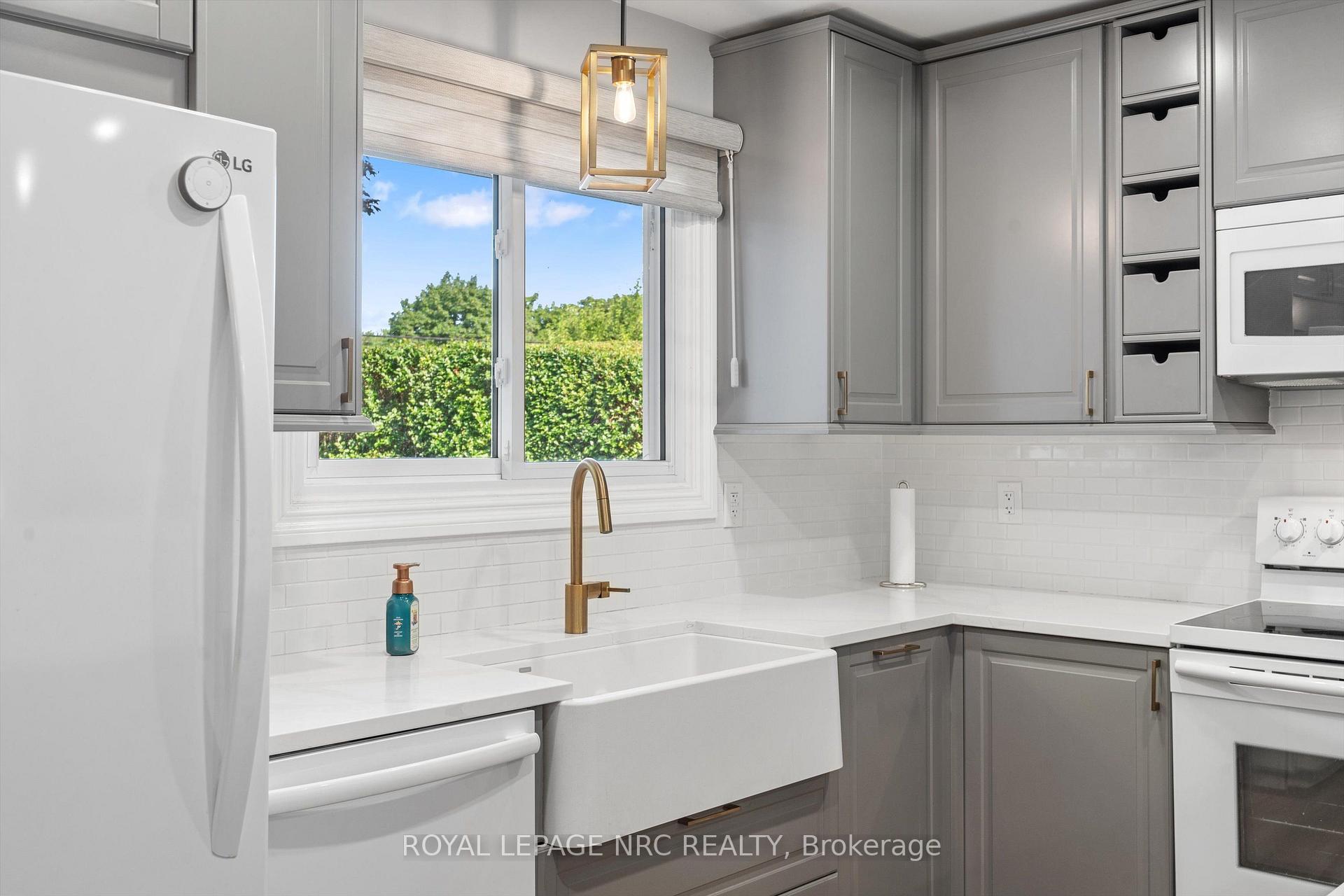 Photo 12 of 43 Howard Avenue, St. Catharines, Lakeport — HOMEH