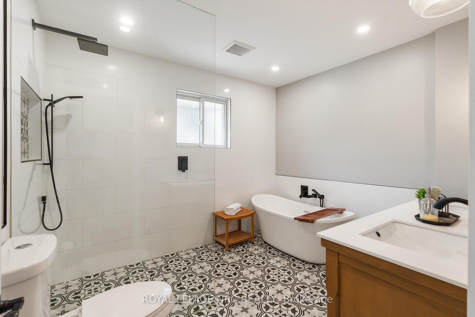 Photo 21 of 43 Howard Avenue, St. Catharines, Lakeport — HOMEH