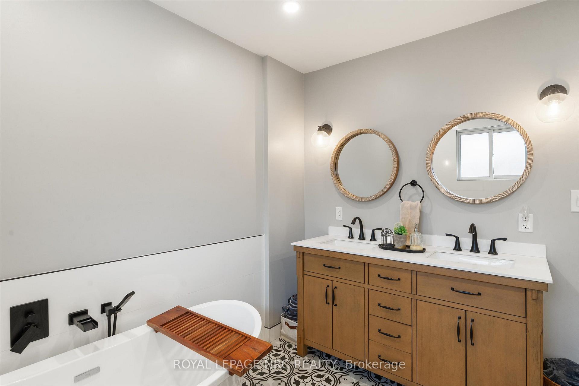 Photo 22 of 43 Howard Avenue, St. Catharines, Lakeport — HOMEH