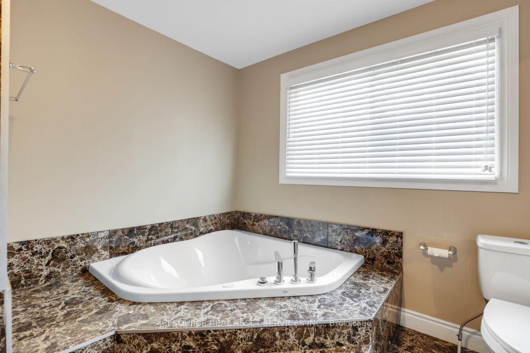 Photo 23 of 1371 Kilborn Avenue, Ottawa, Applewood Acres — HOMEH