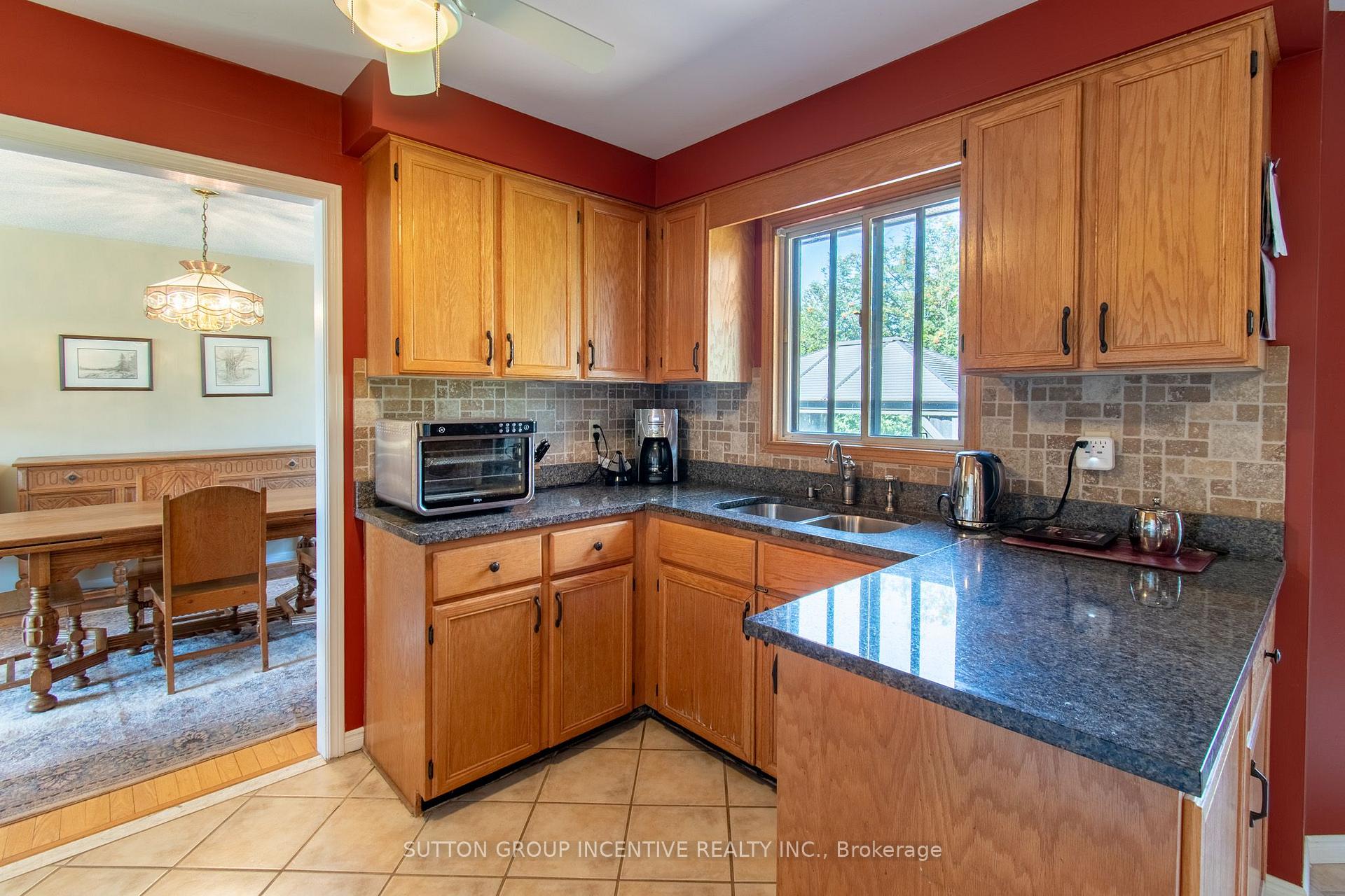 Photo 8 of 2114 Chantler Street, Innisfil, Stroud — HOMEH