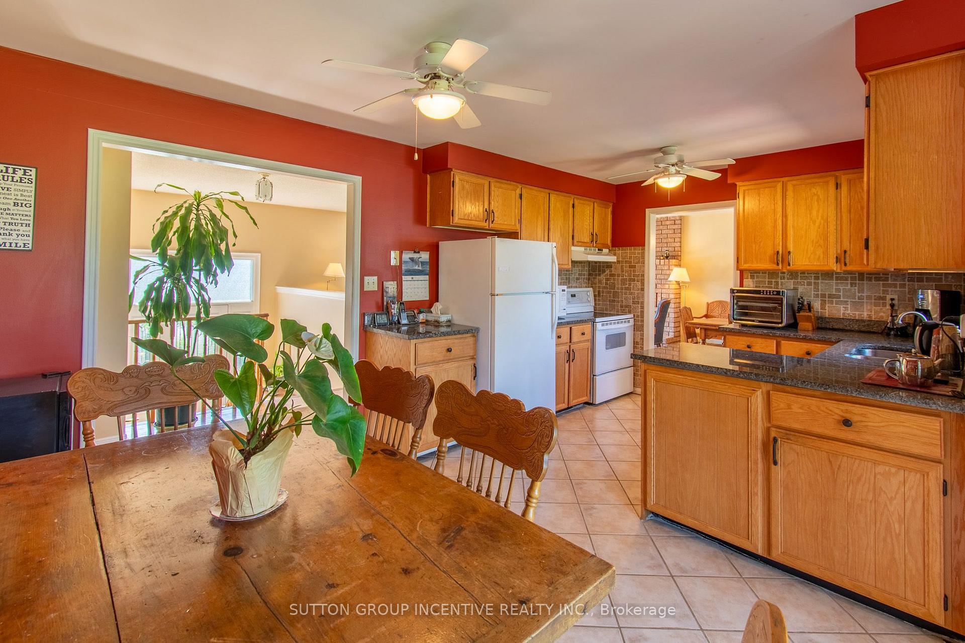 Photo 9 of 2114 Chantler Street, Innisfil, Stroud — HOMEH