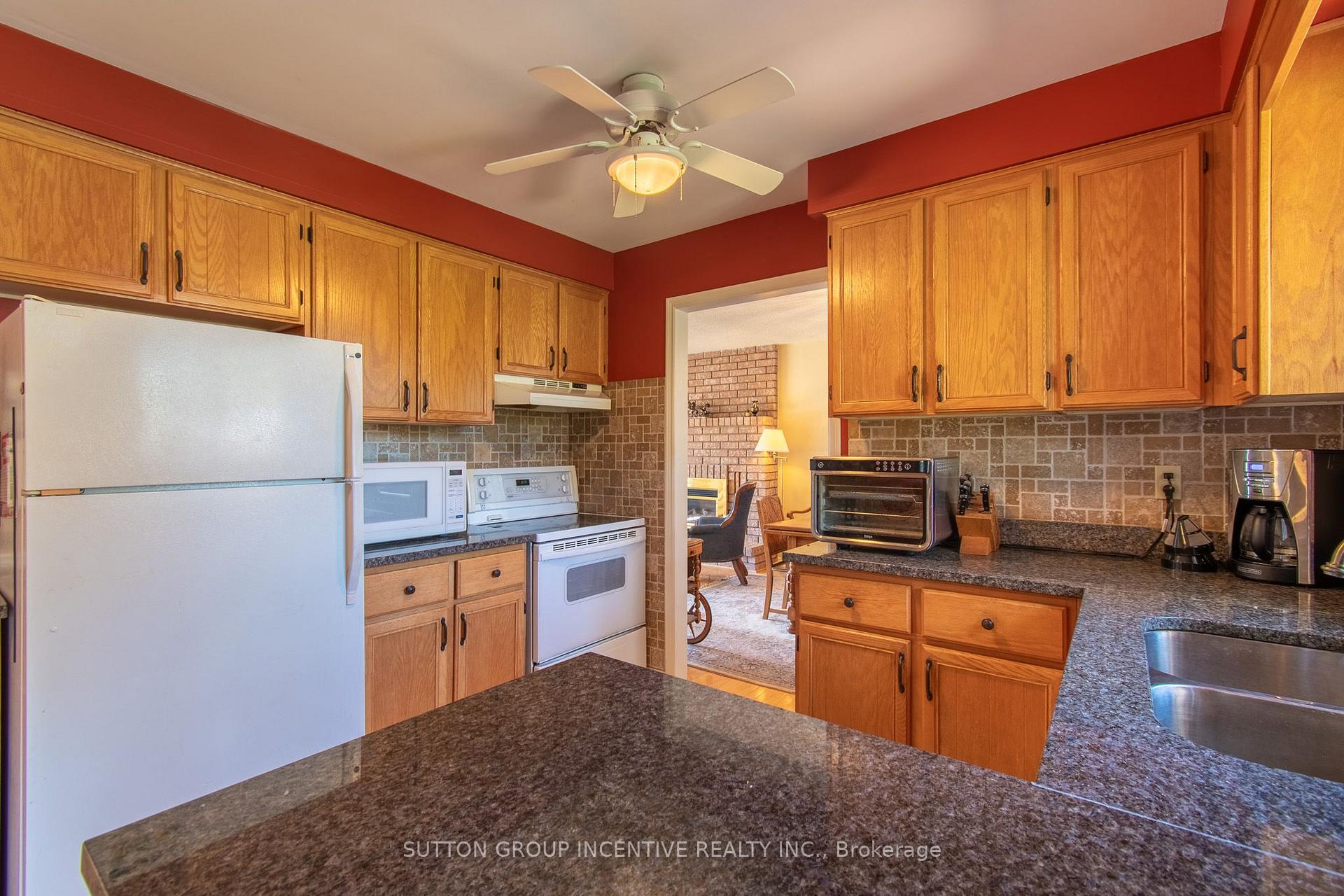 Photo 11 of 2114 Chantler Street, Innisfil, Stroud — HOMEH