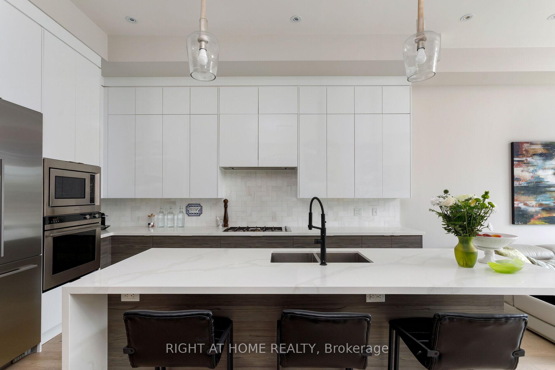 Photo 8 of 175 Hay Avenue, Etobicoke, Mimico — HOMEH