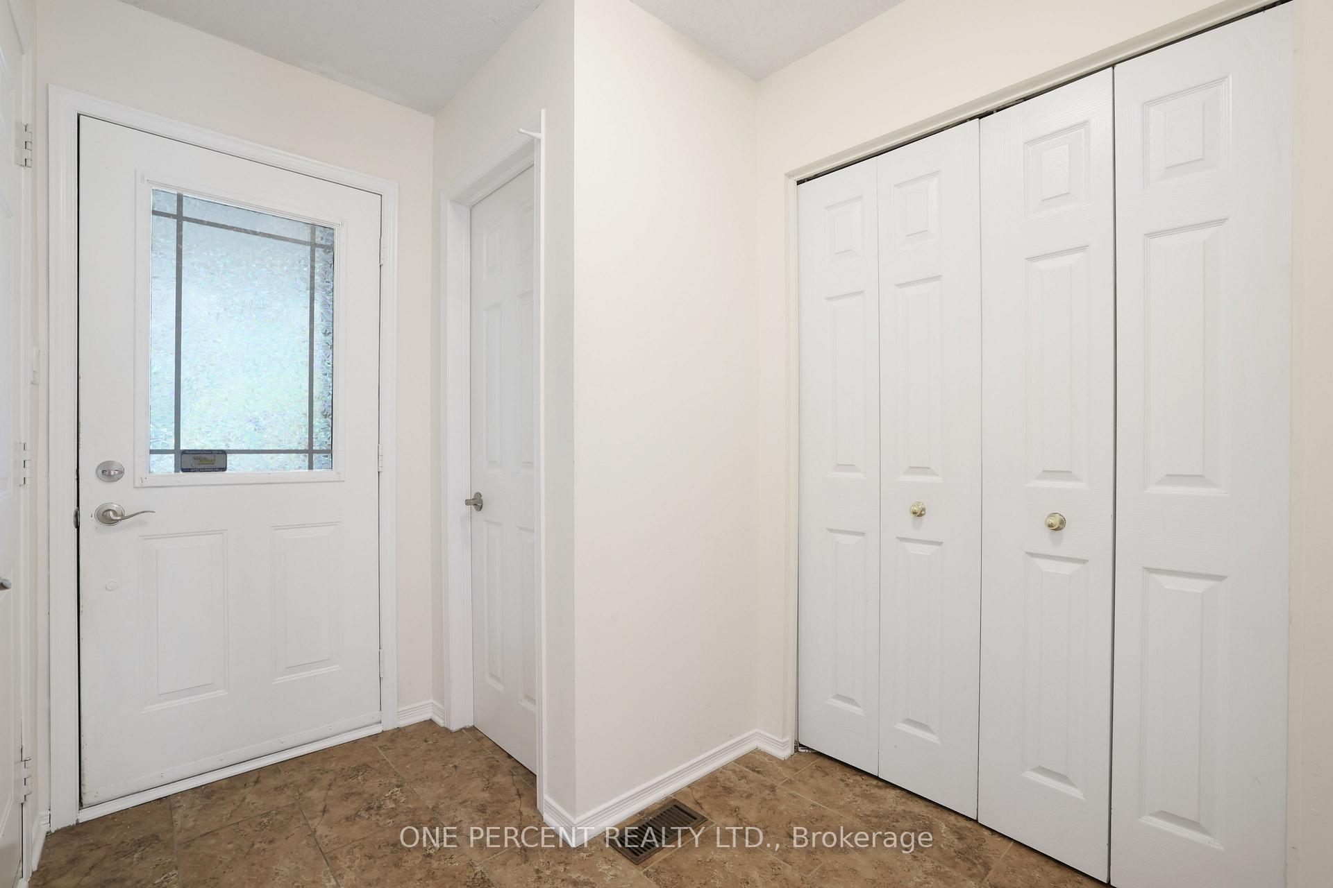 Photo 3 of 9 Harrington Court, Ottawa, Kanata - Kanata Lakes/Heritage Hills — HOMEH