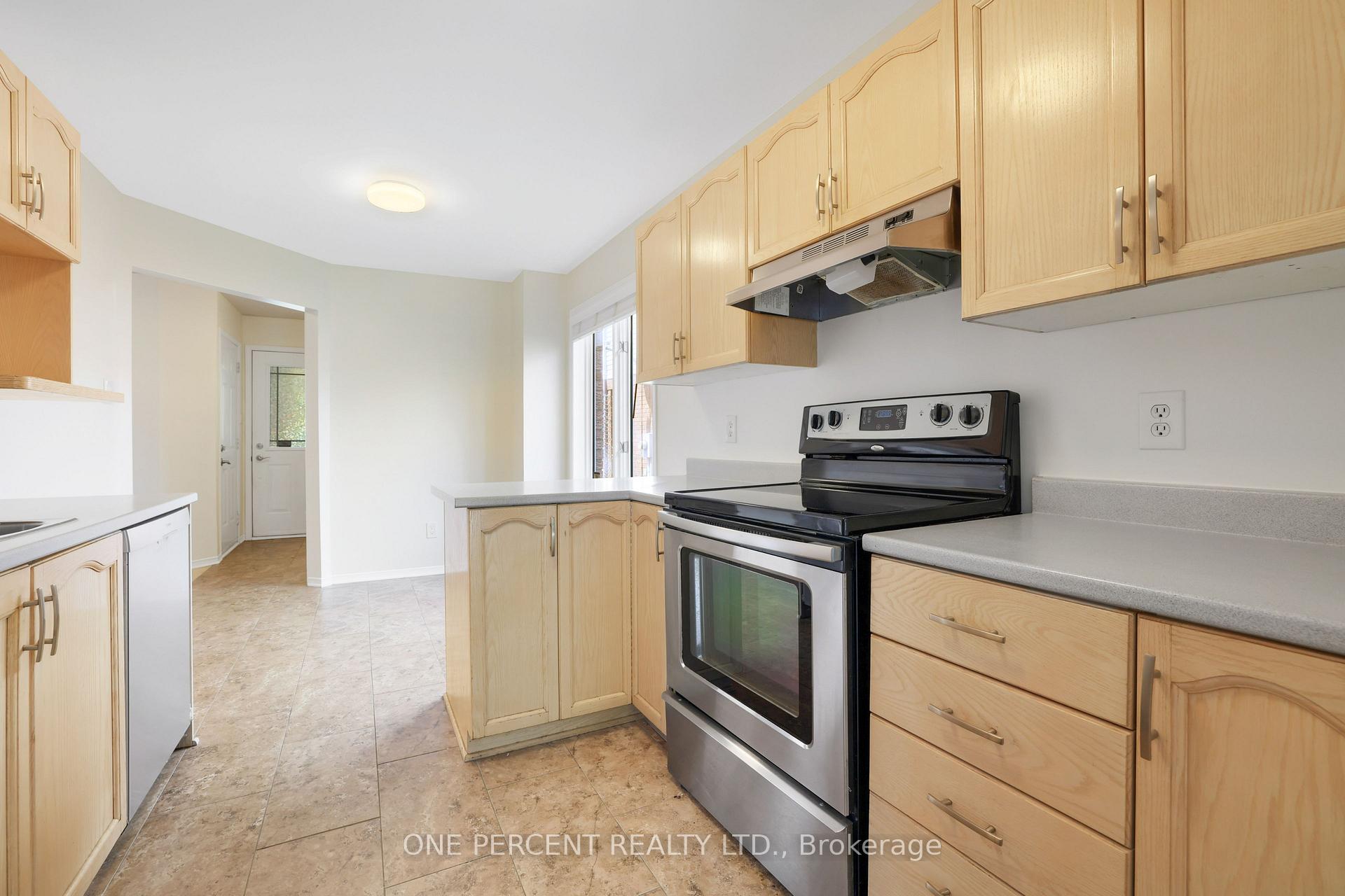 Photo 9 of 9 Harrington Court, Ottawa, Kanata - Kanata Lakes/Heritage Hills — HOMEH