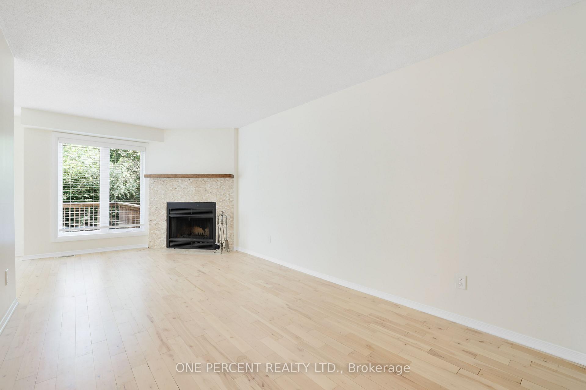 Photo 10 of 9 Harrington Court, Ottawa, Kanata - Kanata Lakes/Heritage Hills — HOMEH
