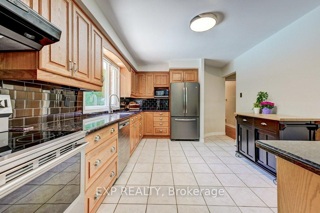 Photo 10 of 194 Dundas Street E, Hamilton, Waterdown — HOMEH
