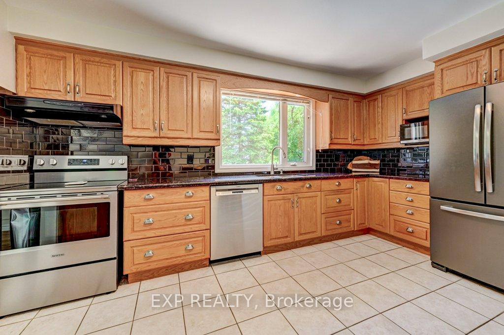 Photo 11 of 194 Dundas Street E, Hamilton, Waterdown — HOMEH