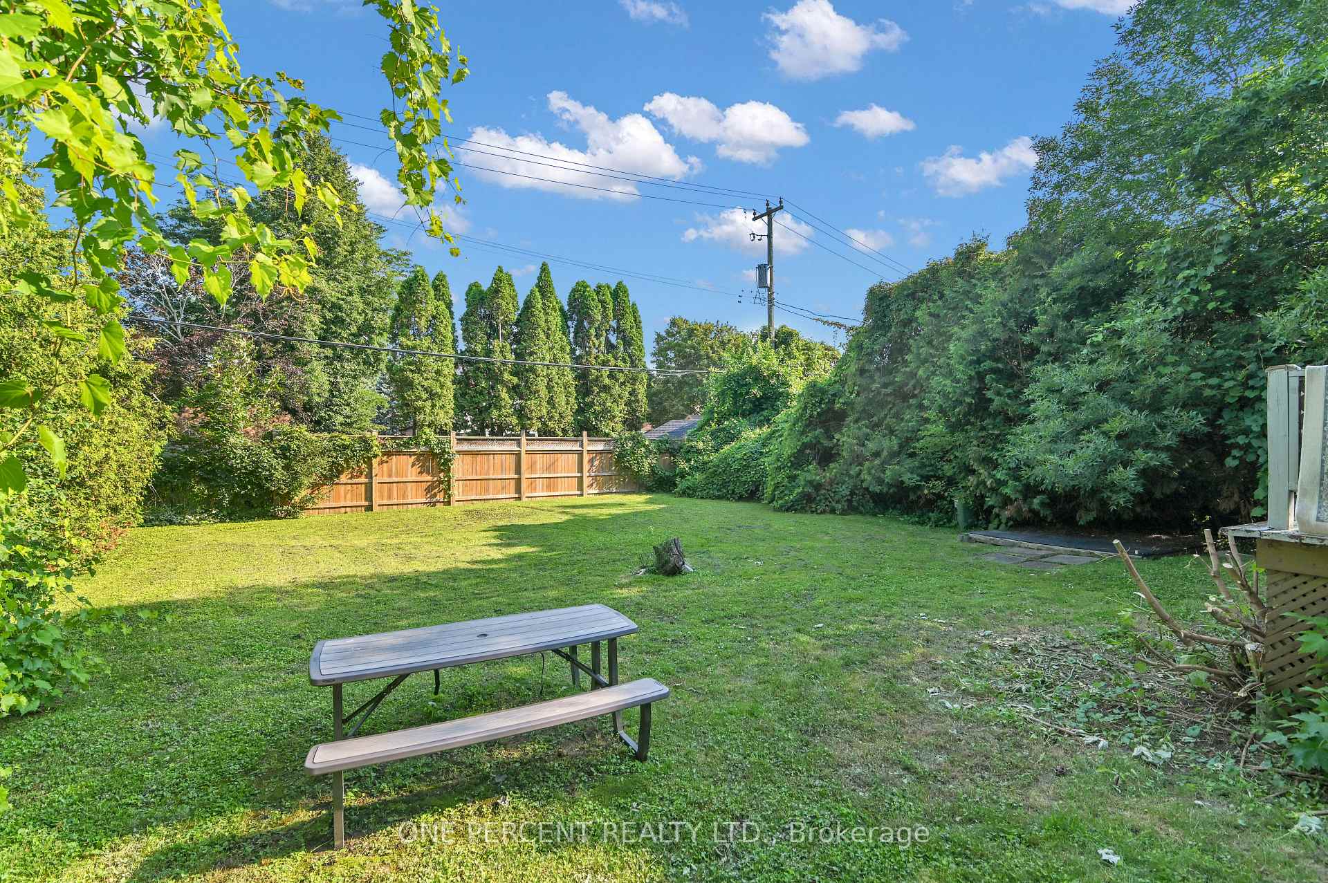 Photo 31 of 36 Argue Drive, Ottawa, Borden Farm/Stewart Farm/Carleton Heights/Parkwood Hills — HOMEH