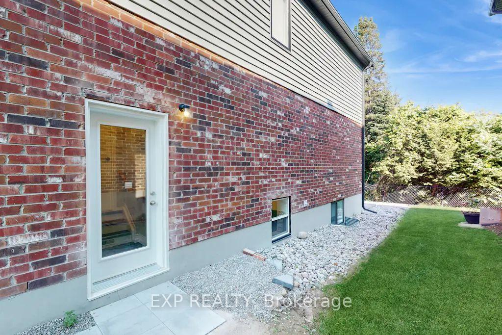 Photo 3 of Unit Lower, 967 Wright Drive, Midland — HOMEH