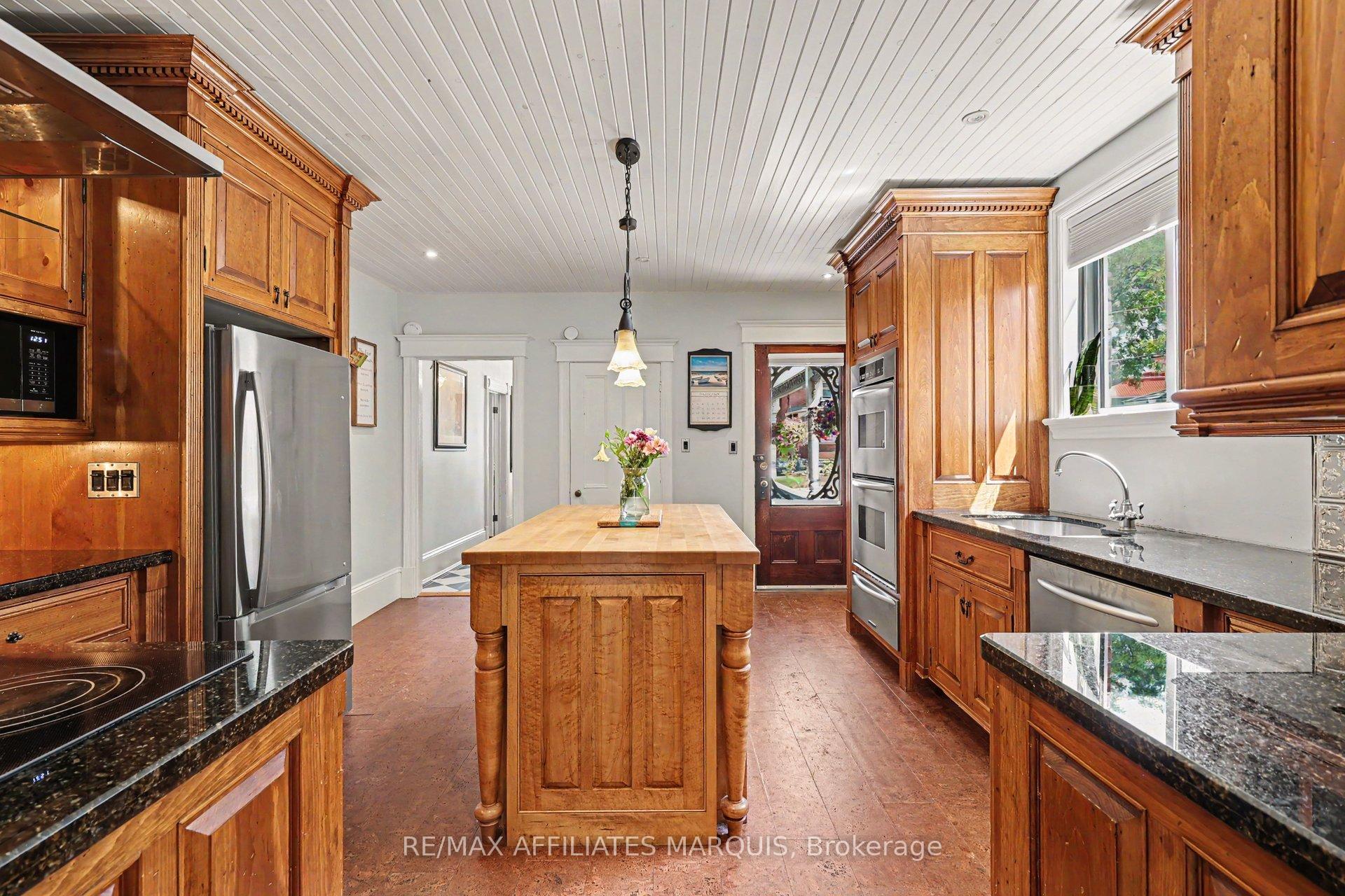 Photo 15 of 100 Elmsley Street N, Smiths Falls, Smiths Falls — HOMEH