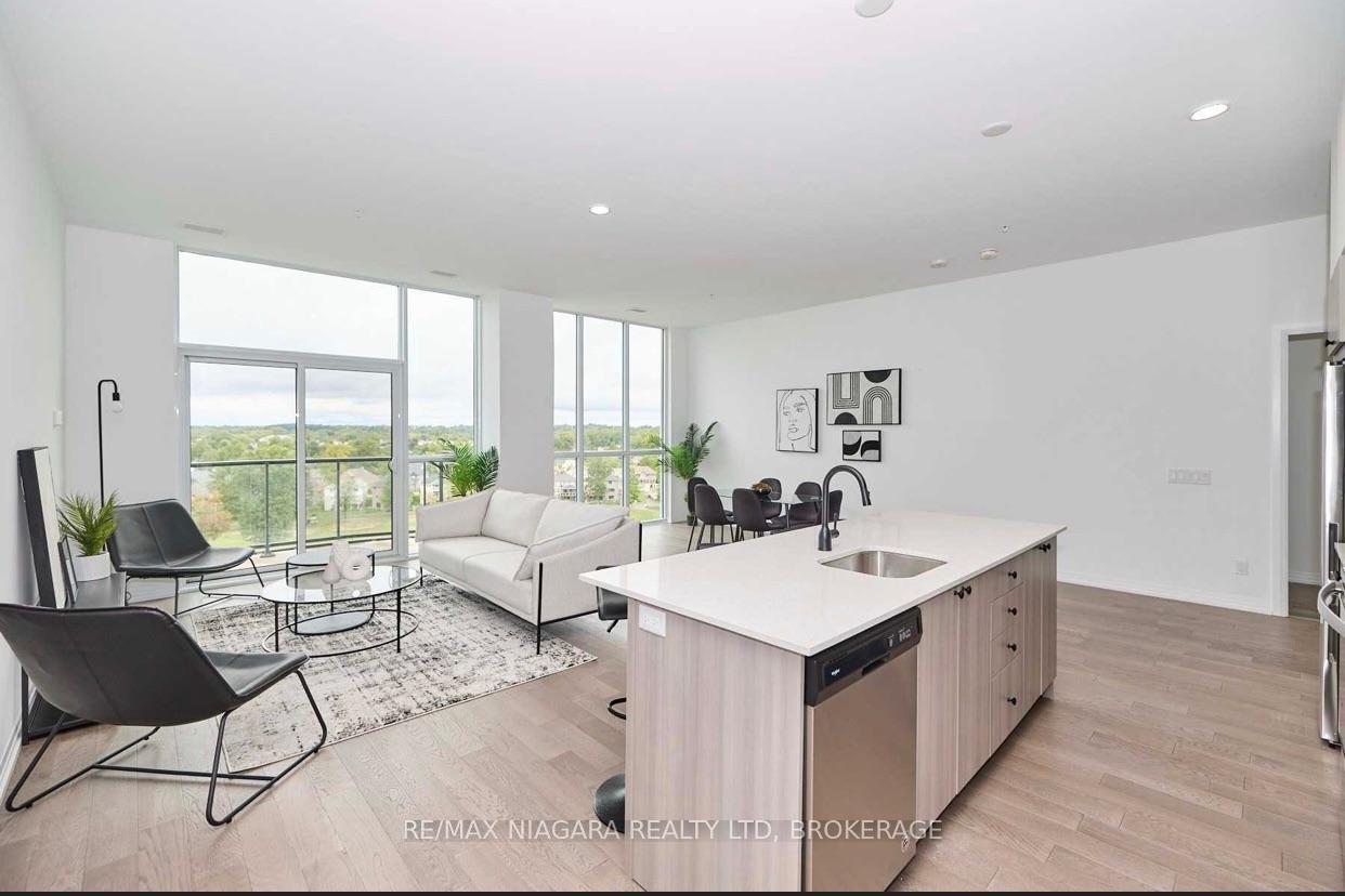 Photo of Unit SUB_PENTHOUSE #914, 7711 Green Vista Gate