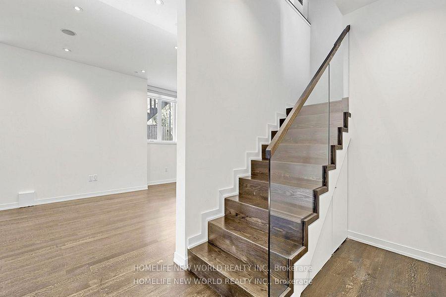 Photo 18 of 220 Roe Avenue, Toronto, Bedford Park-Nortown — HOMEH
