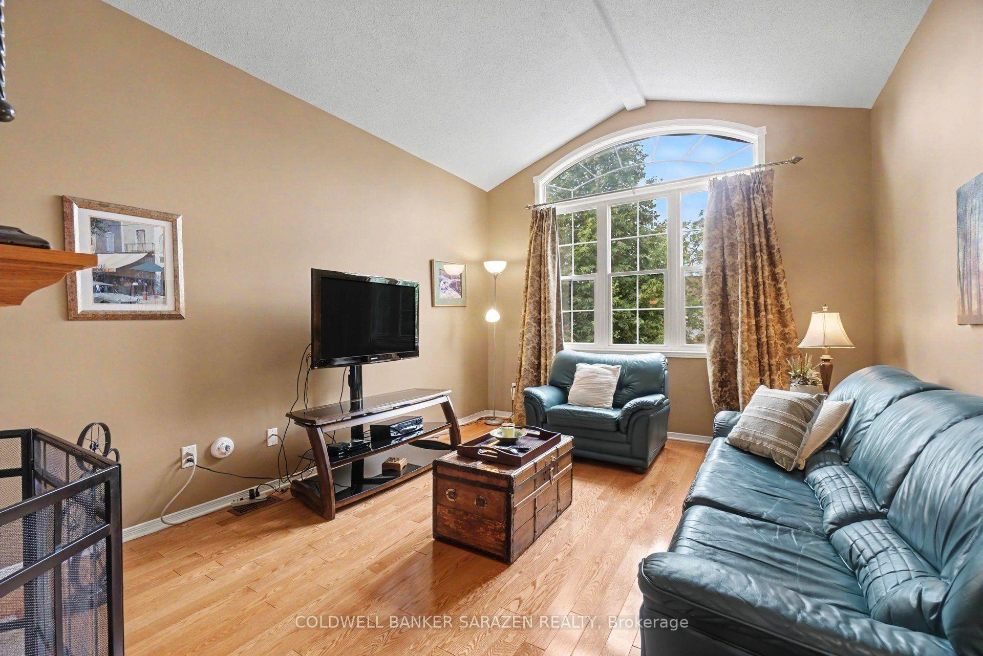 Photo 13 of 2020 Breezewood Street, Ottawa, Springridge/East Village — HOMEH