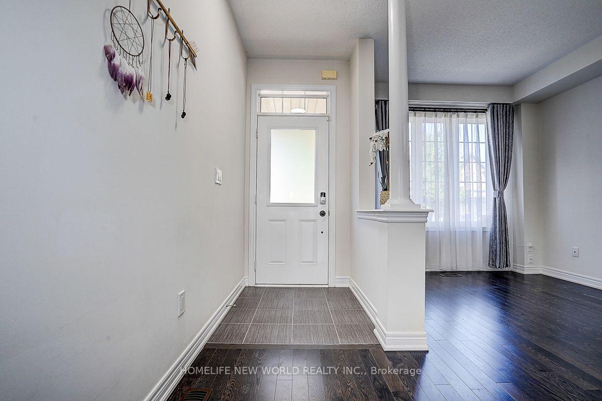Photo 5 of 35 Wermoth Court, Markham, Wismer — HOMEH