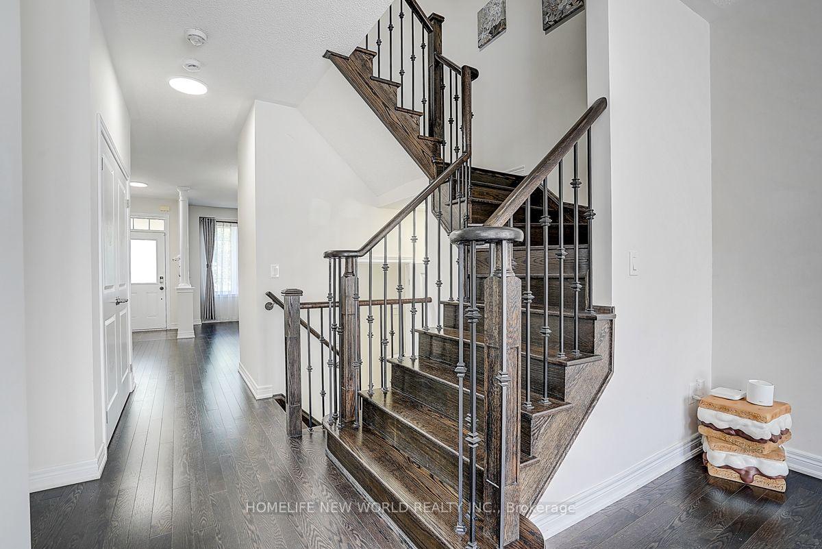 Photo 11 of 35 Wermoth Court, Markham, Wismer — HOMEH