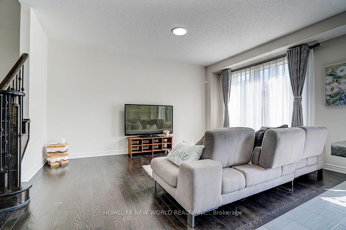Photo 13 of 35 Wermoth Court, Markham, Wismer — HOMEH