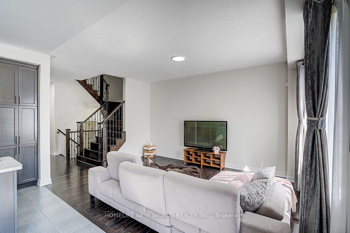 Photo 17 of 35 Wermoth Court, Markham, Wismer — HOMEH