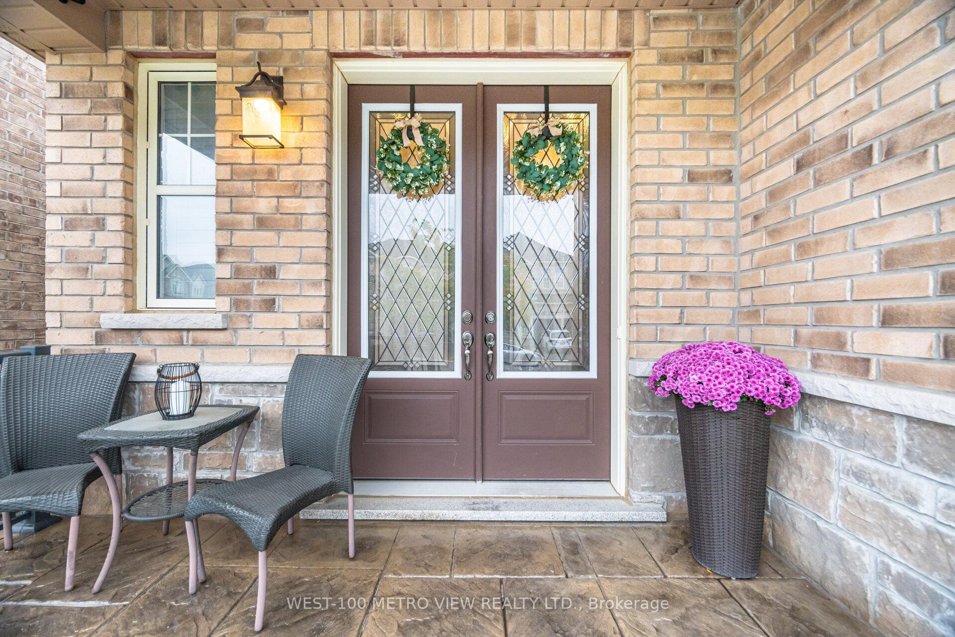 Photo 3 of 4 Ivor Crescent, Brampton, Northwest Brampton — HOMEH