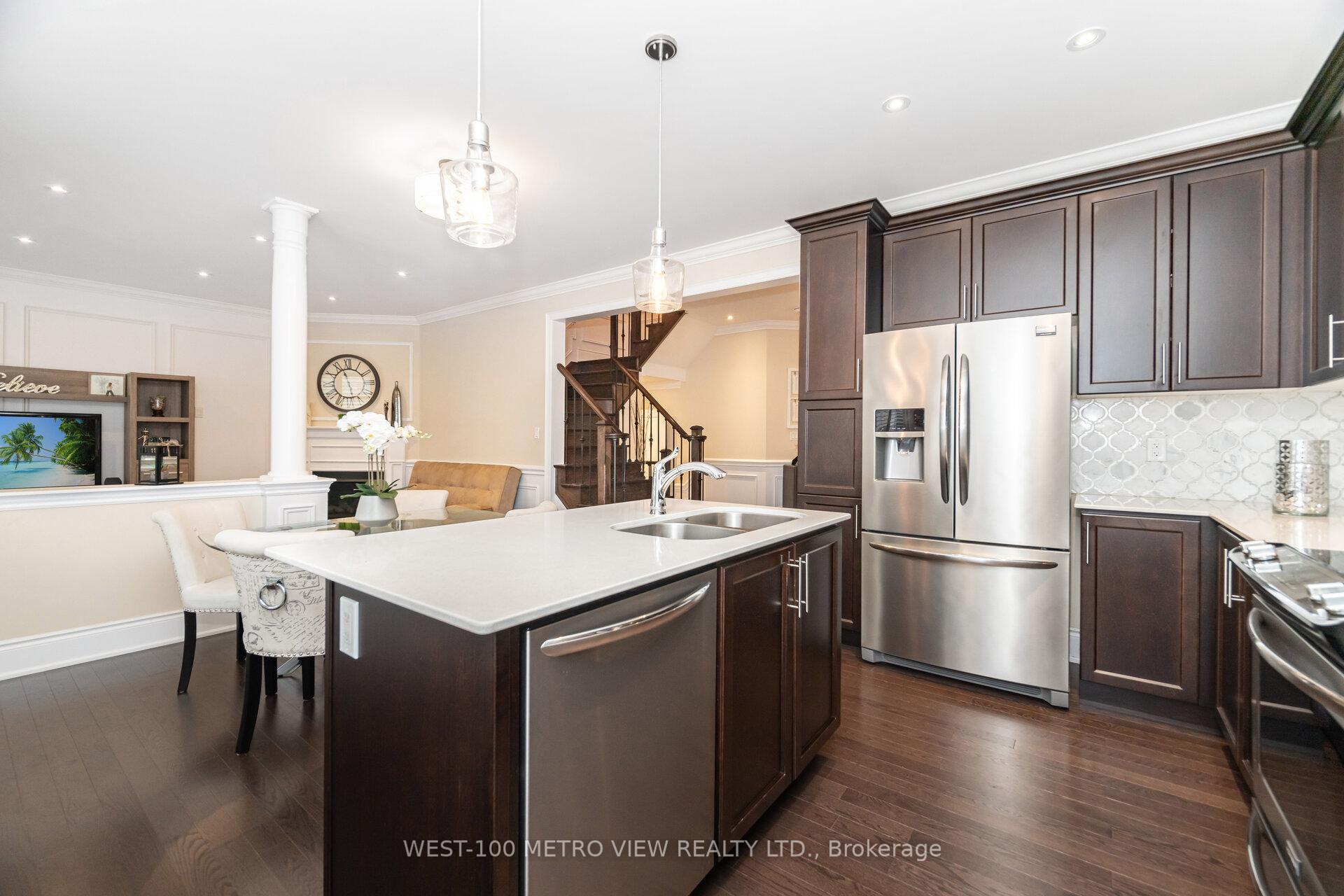 Photo 11 of 4 Ivor Crescent, Brampton, Northwest Brampton — HOMEH