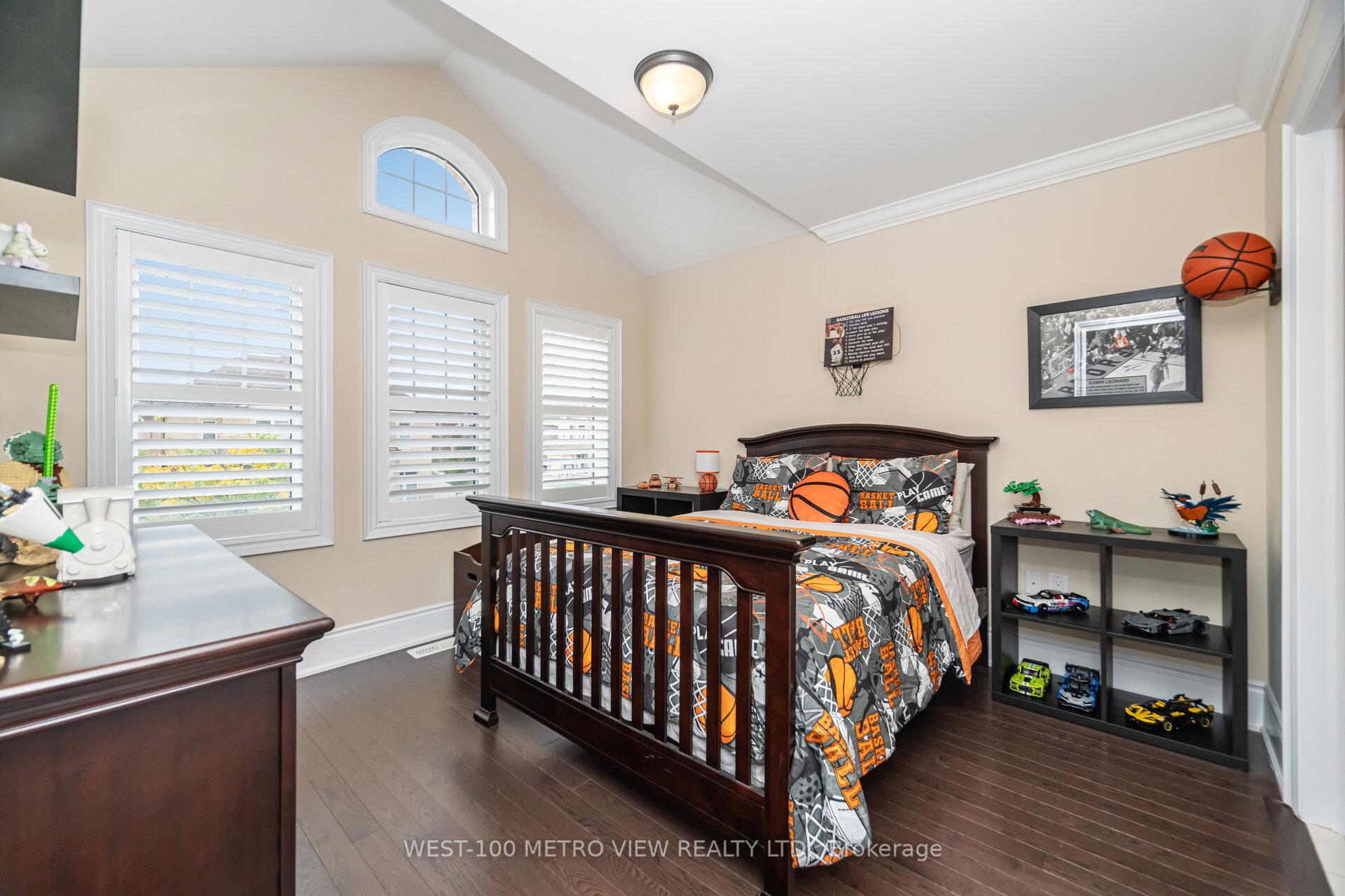 Photo 26 of 4 Ivor Crescent, Brampton, Northwest Brampton — HOMEH