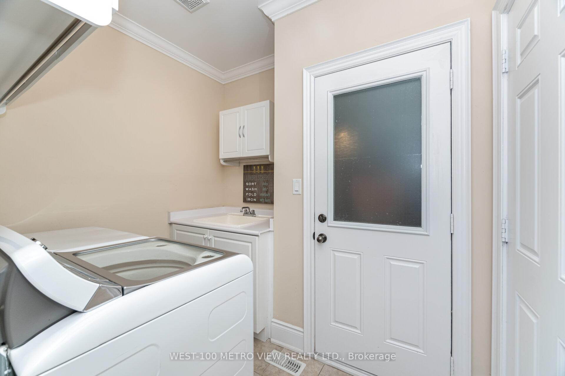 Photo 33 of 4 Ivor Crescent, Brampton, Northwest Brampton — HOMEH