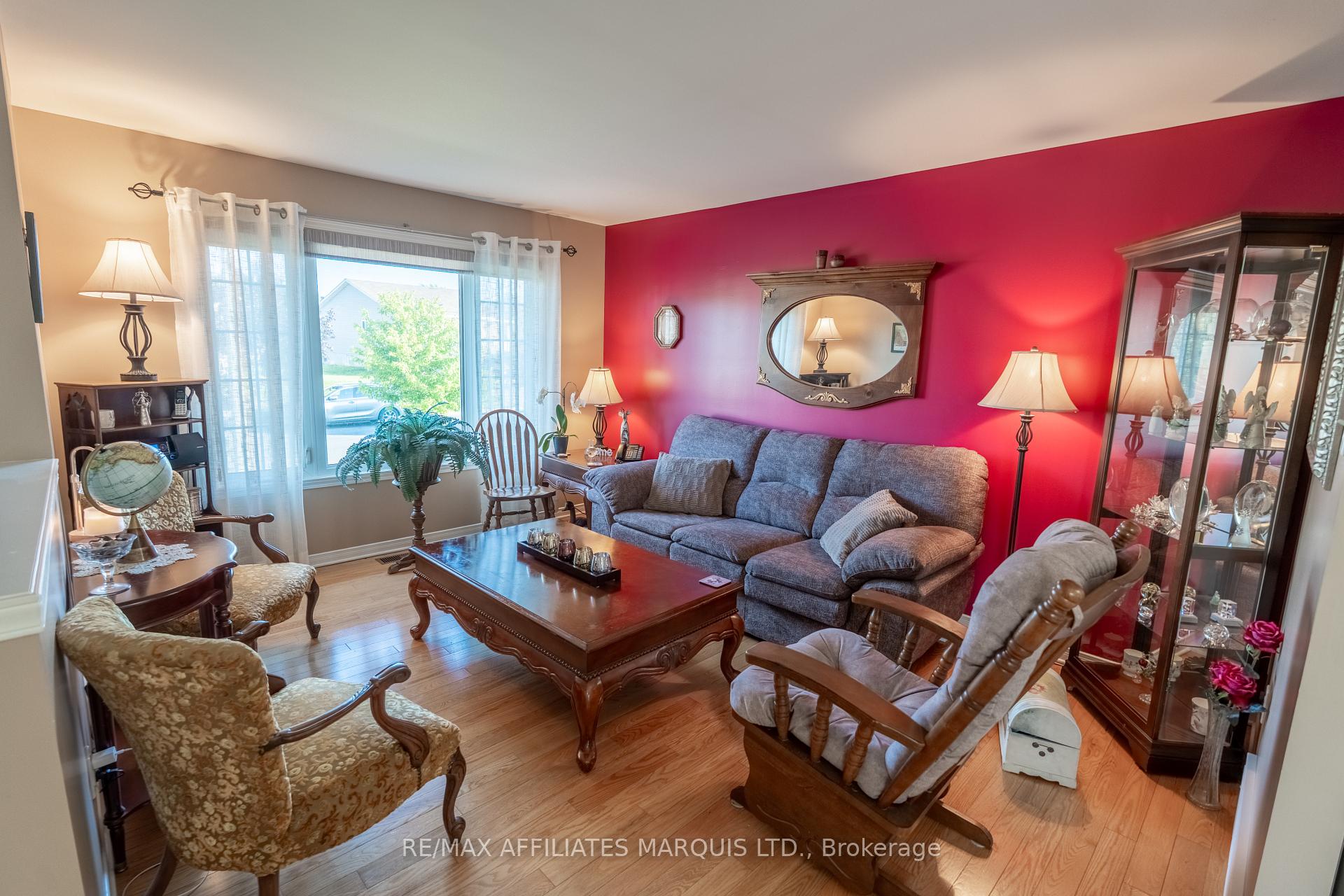 Photo 4 of 1851 Cumberland Street, Cornwall, Cornwall — HOMEH