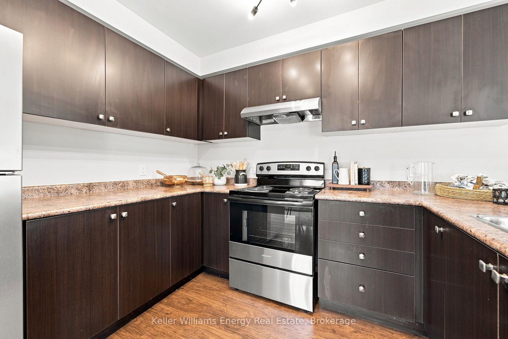 Photo 10 of Unit 25, 1280 Harmony Road N, Oshawa, Pinecrest — HOMEH