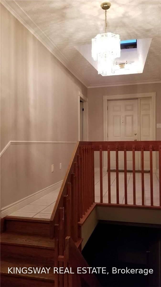 Photo 8 of 465 Maple Grove Drive, Oakville, Ford — HOMEH