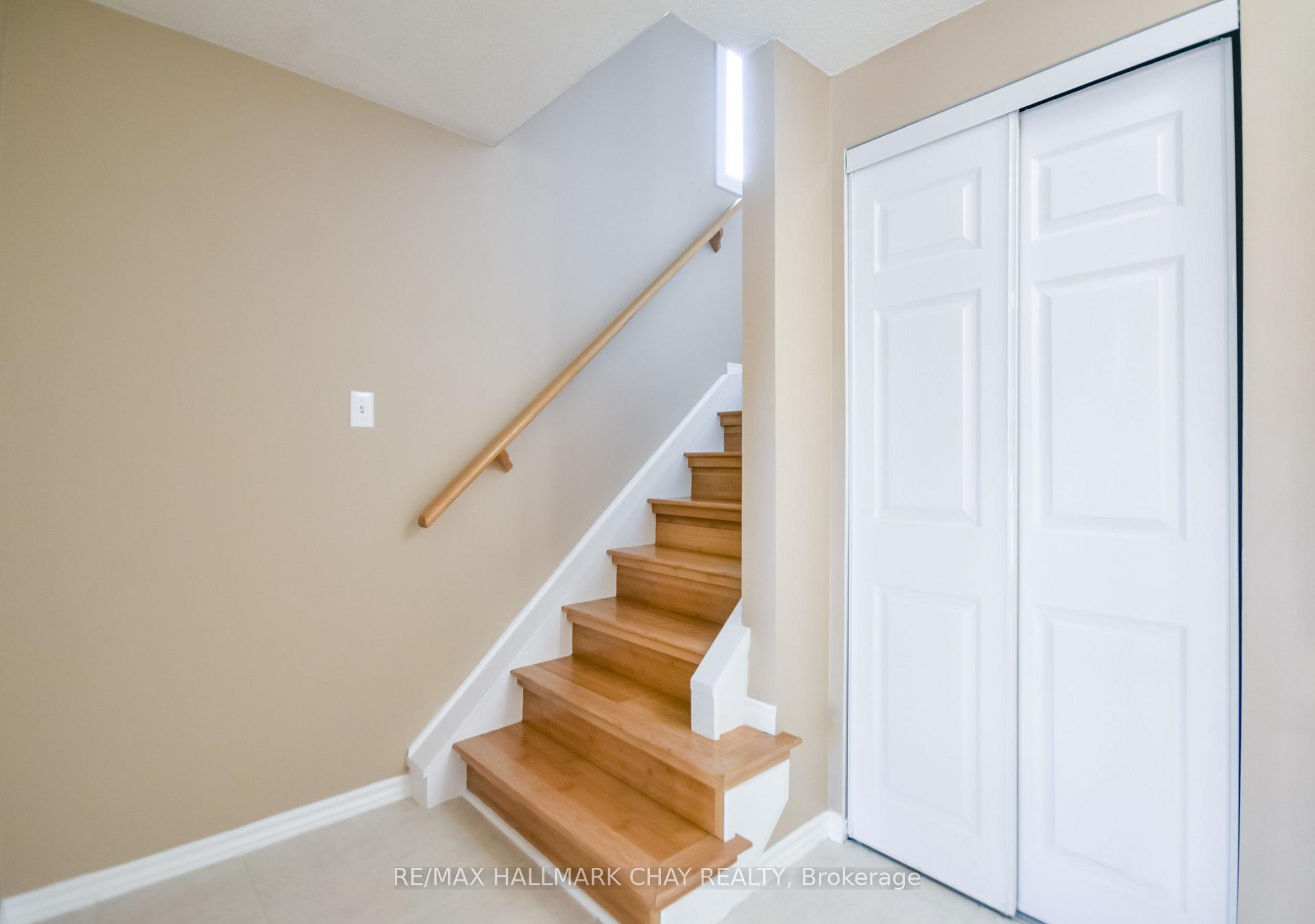 Photo 14 of 17 Srigley Street, Barrie, Holly — HOMEH