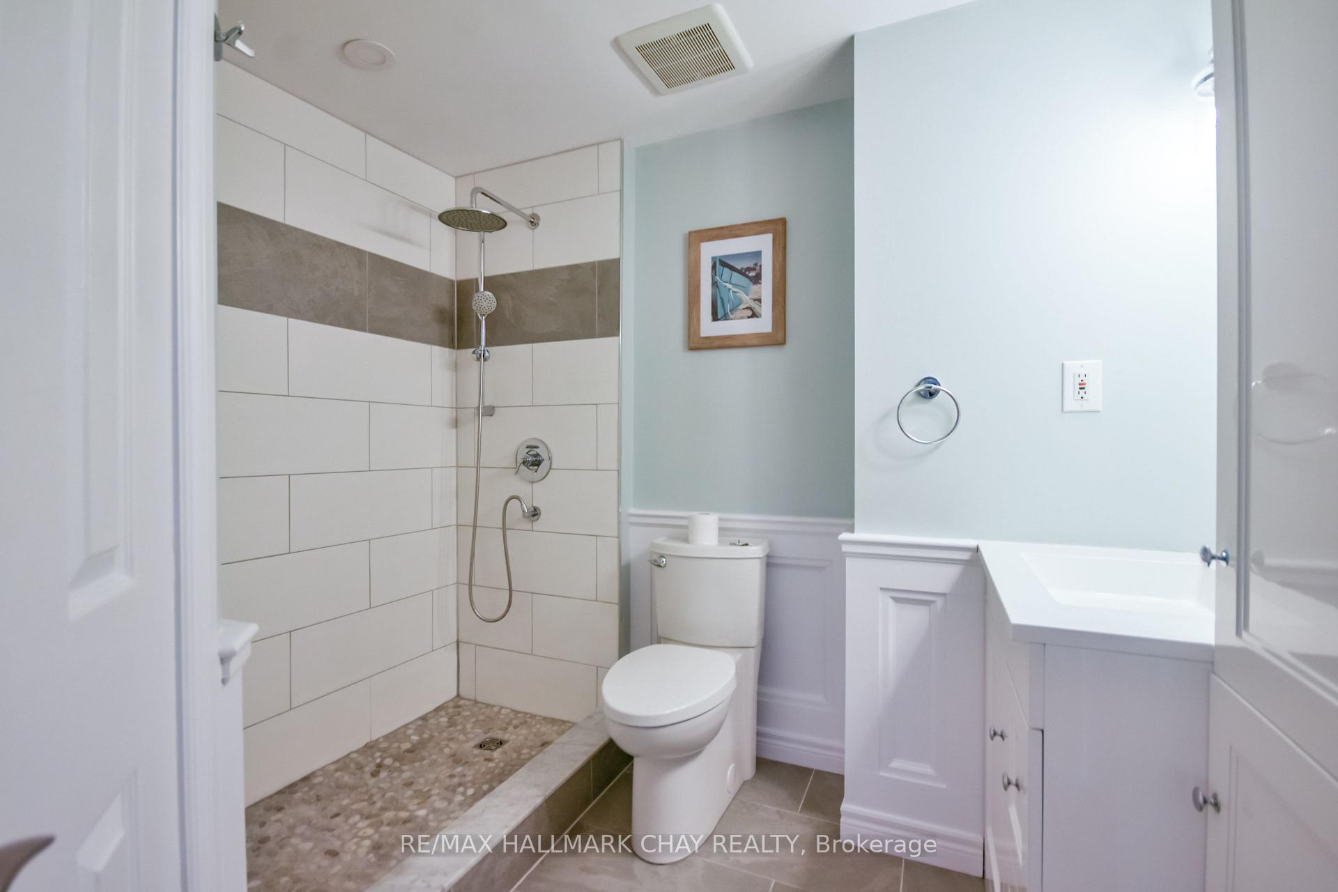 Photo 19 of 17 Srigley Street, Barrie, Holly — HOMEH
