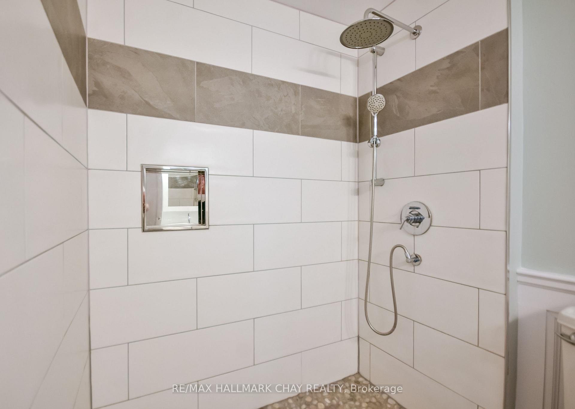 Photo 20 of 17 Srigley Street, Barrie, Holly — HOMEH