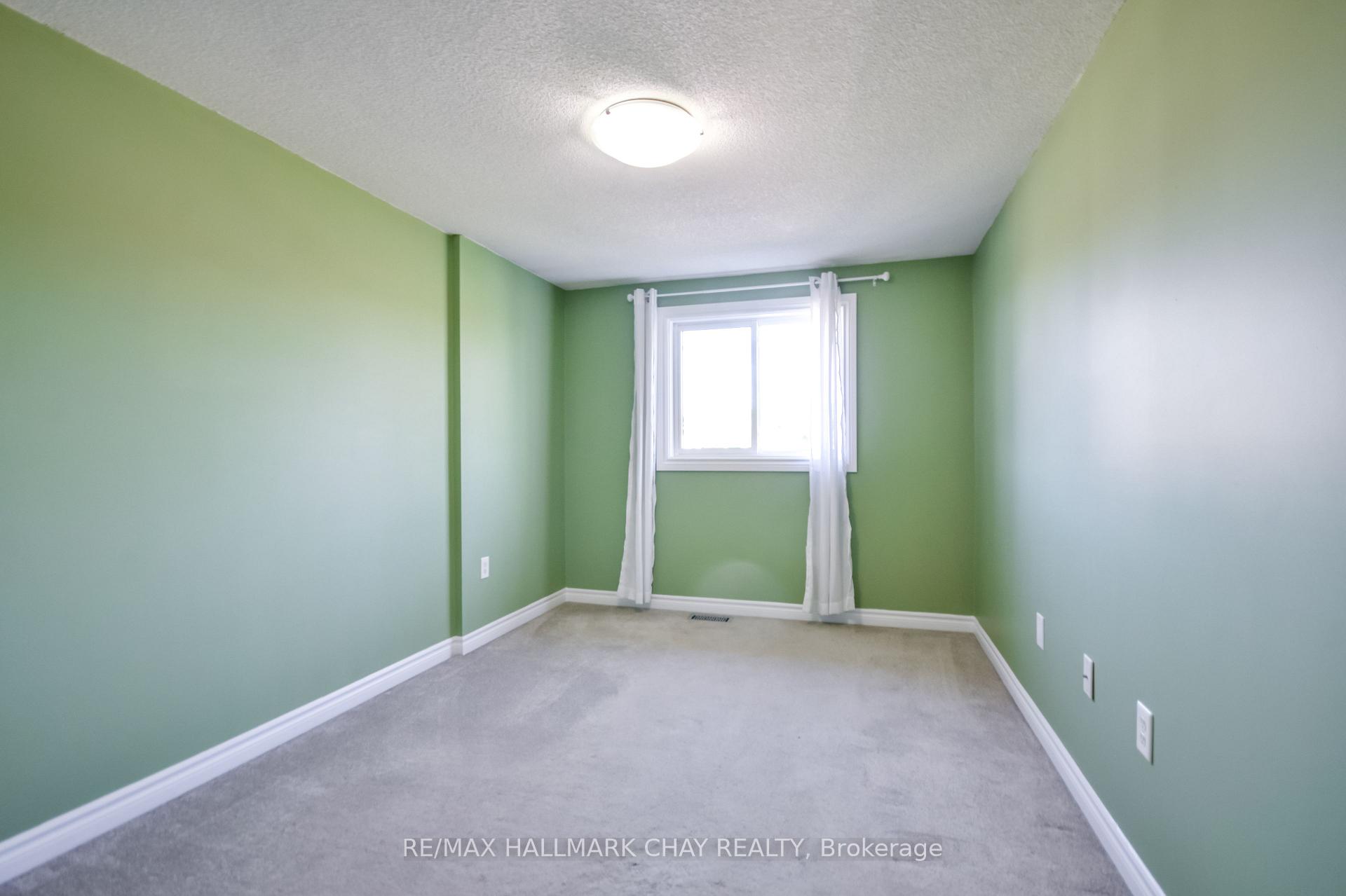 Photo 22 of 17 Srigley Street, Barrie, Holly — HOMEH
