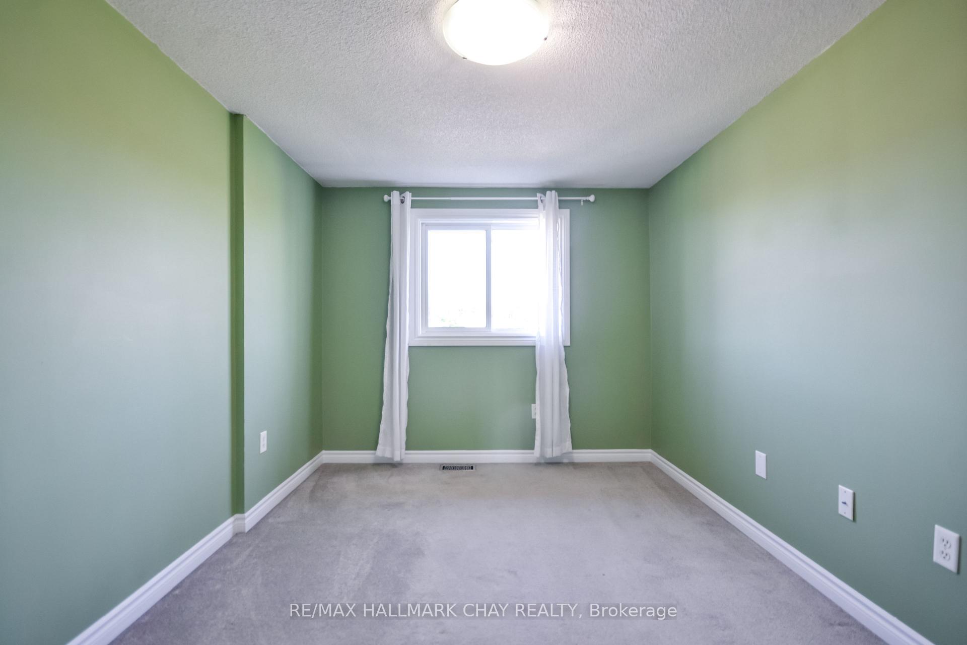 Photo 23 of 17 Srigley Street, Barrie, Holly — HOMEH