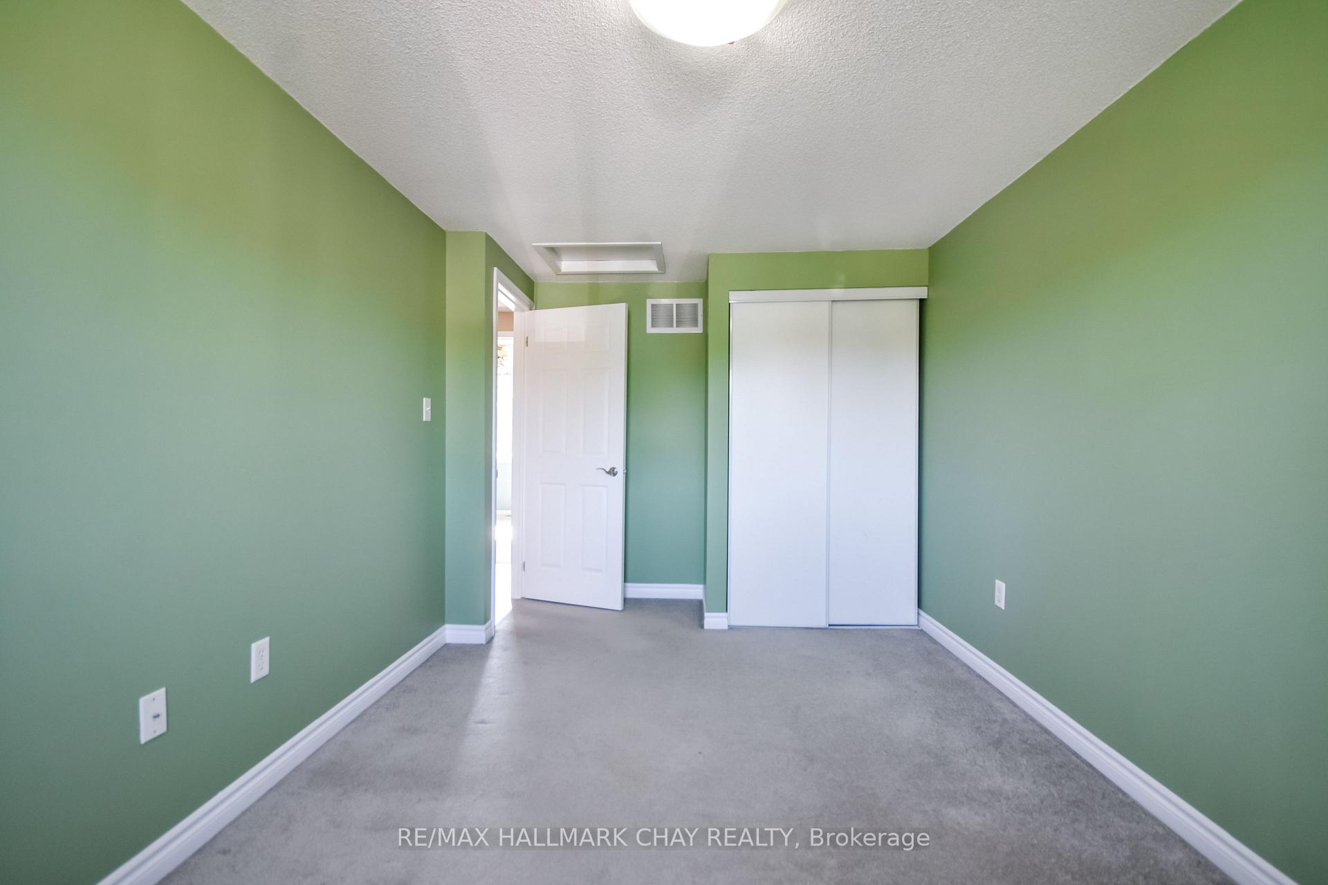 Photo 25 of 17 Srigley Street, Barrie, Holly — HOMEH