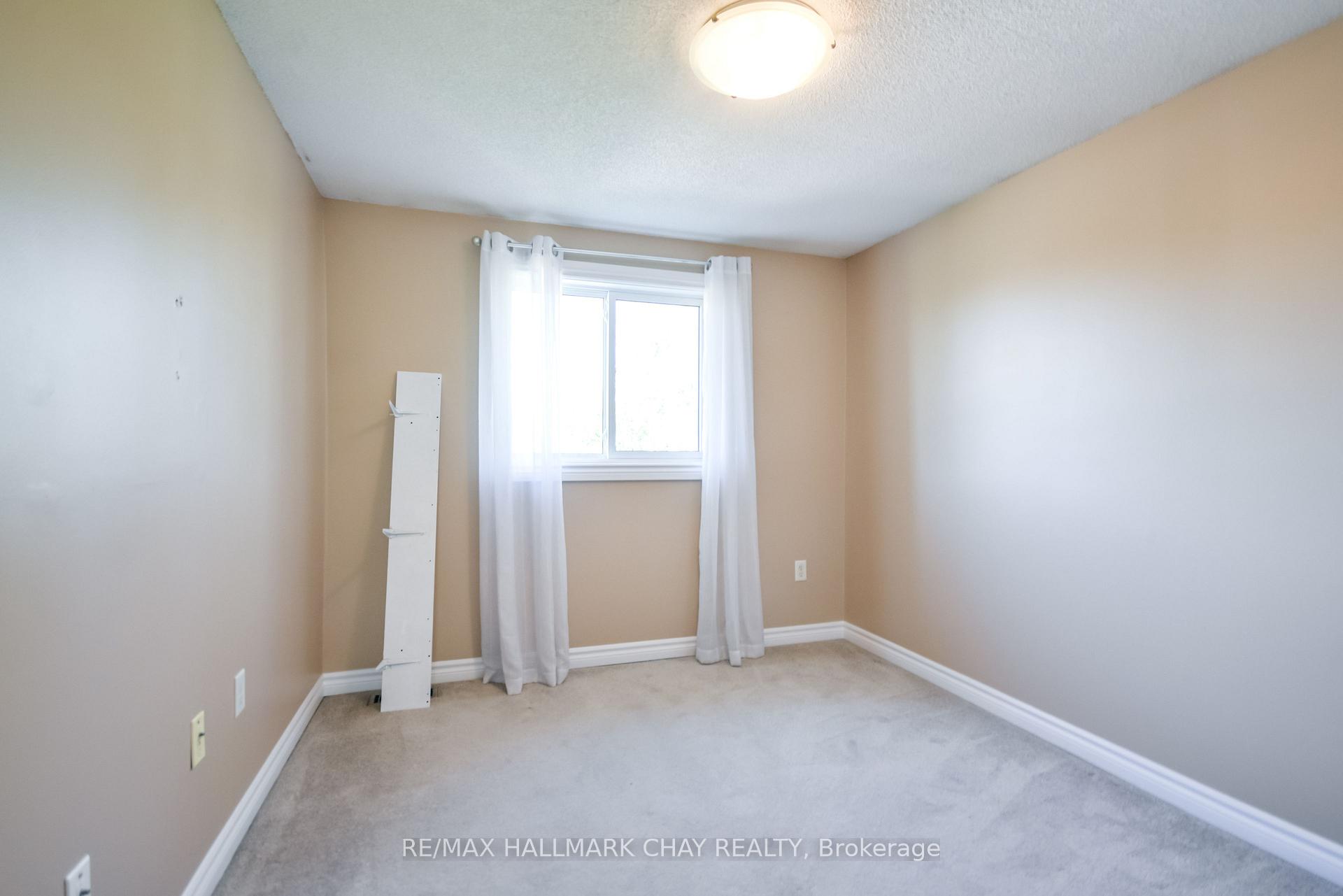 Photo 26 of 17 Srigley Street, Barrie, Holly — HOMEH
