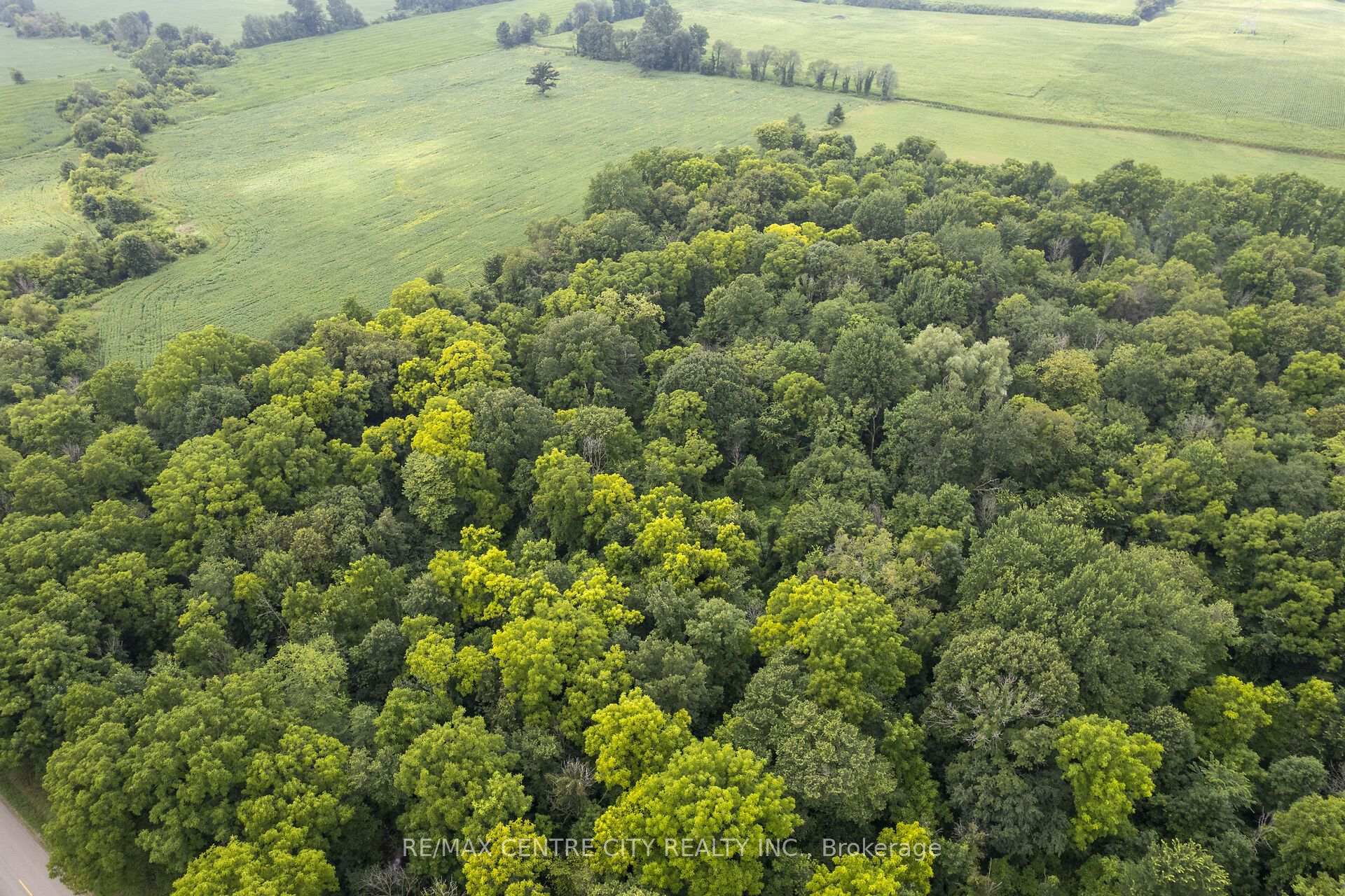 Photo 3 of 23891 Sutherland Road, Strathroy-Caradoc, Rural Strathroy-Caradoc — HOMEH