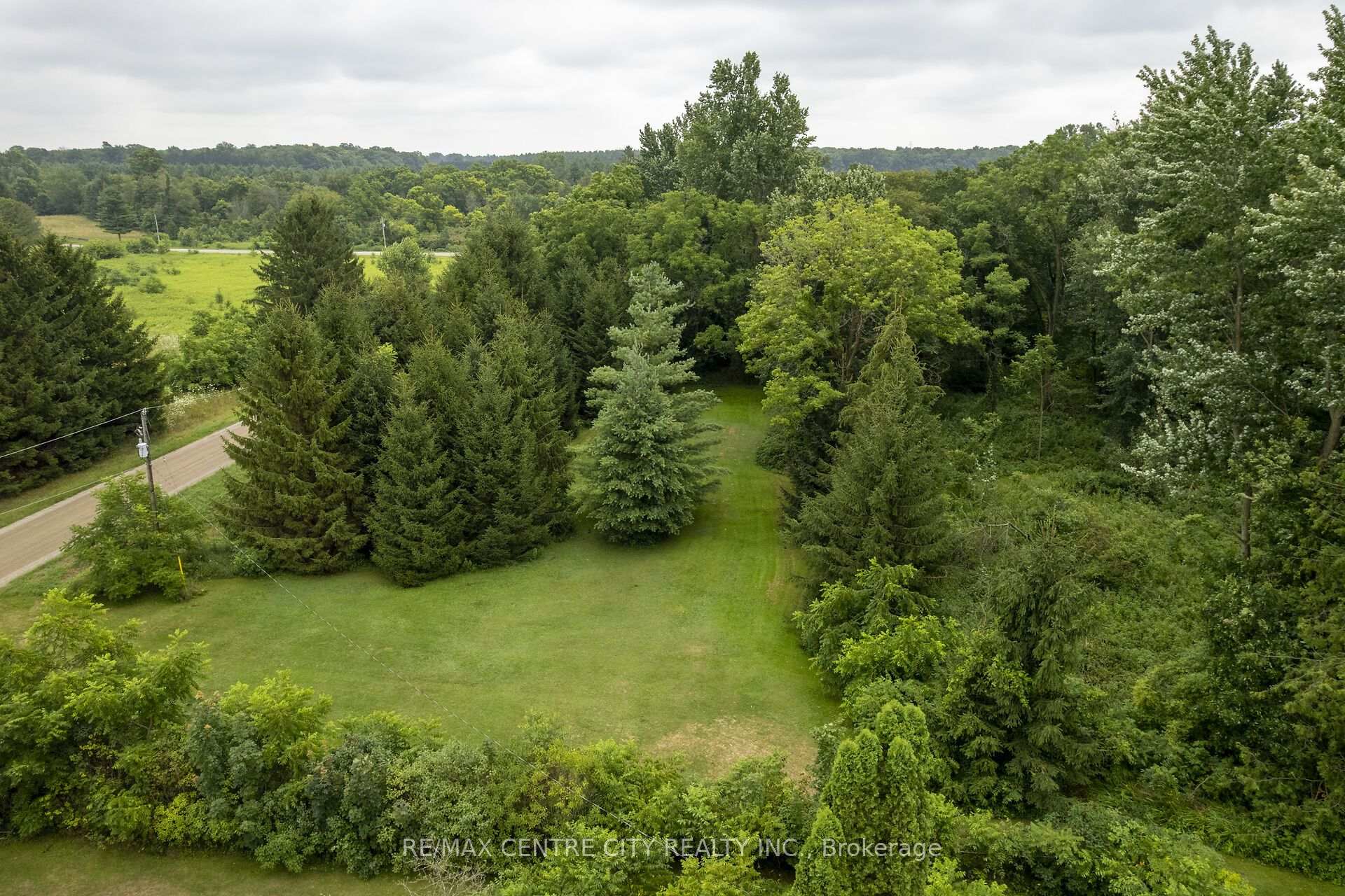 Photo 4 of 23891 Sutherland Road, Strathroy-Caradoc, Rural Strathroy-Caradoc — HOMEH