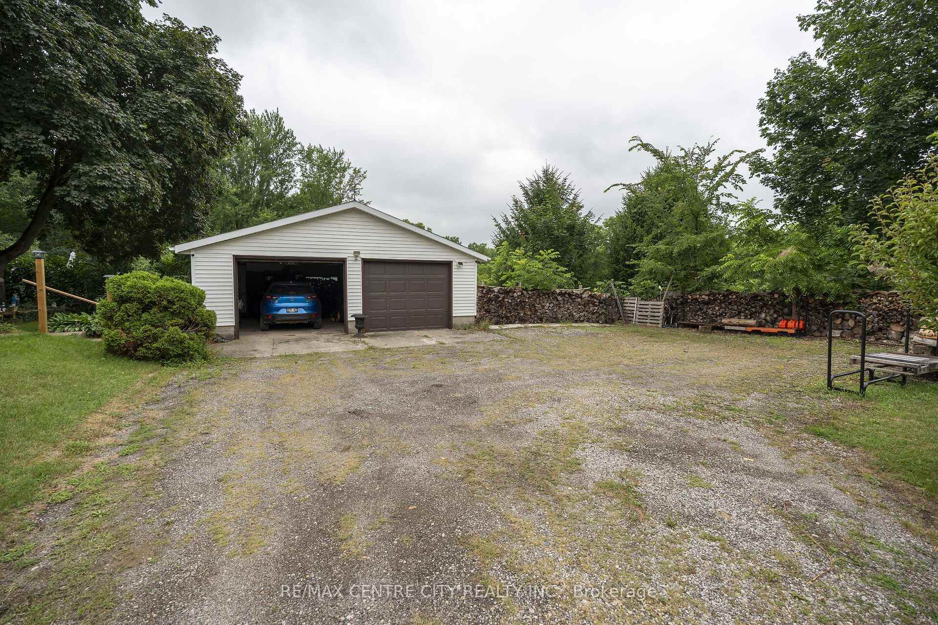 Photo 26 of 23891 Sutherland Road, Strathroy-Caradoc, Rural Strathroy-Caradoc — HOMEH