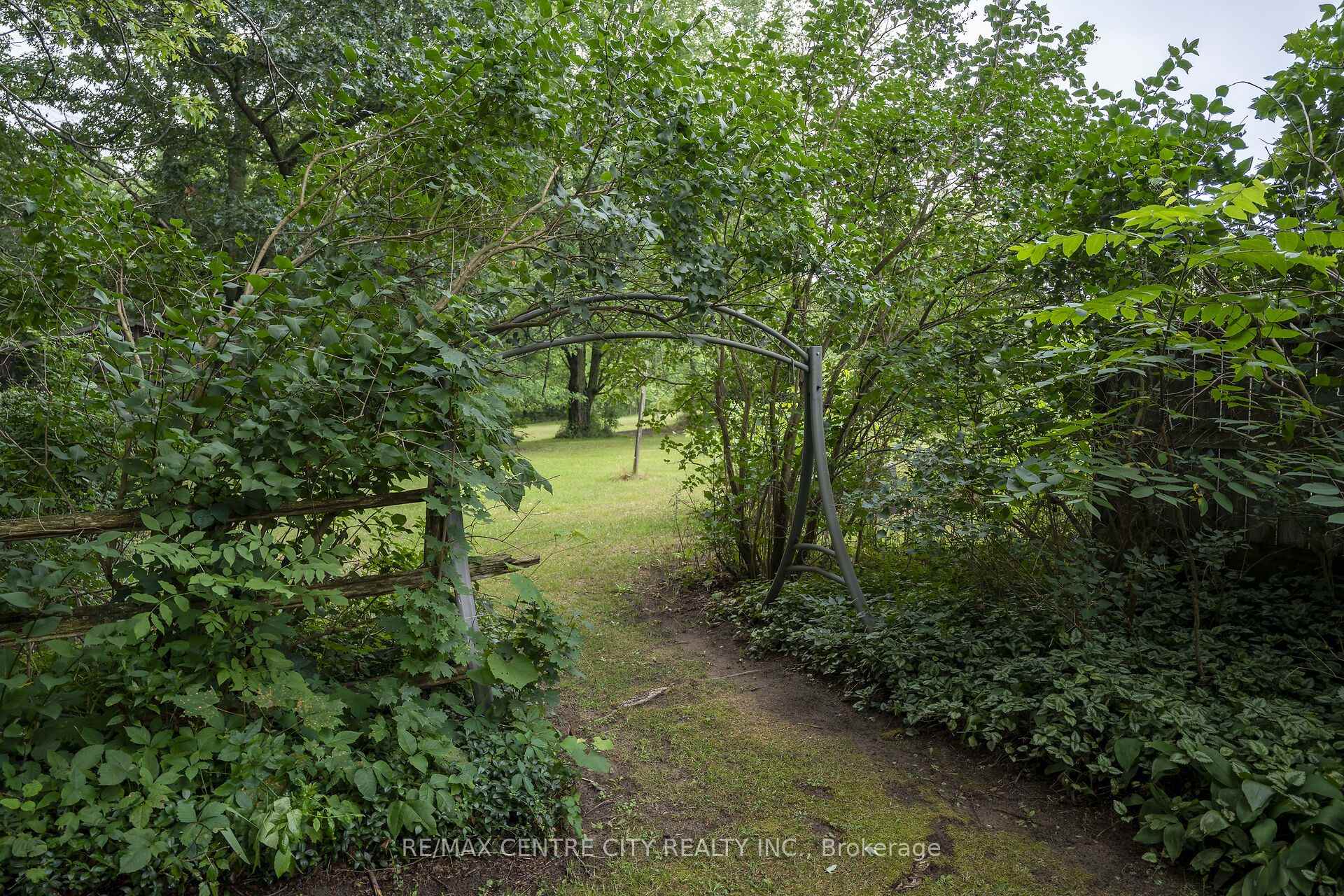 Photo 29 of 23891 Sutherland Road, Strathroy-Caradoc, Rural Strathroy-Caradoc — HOMEH