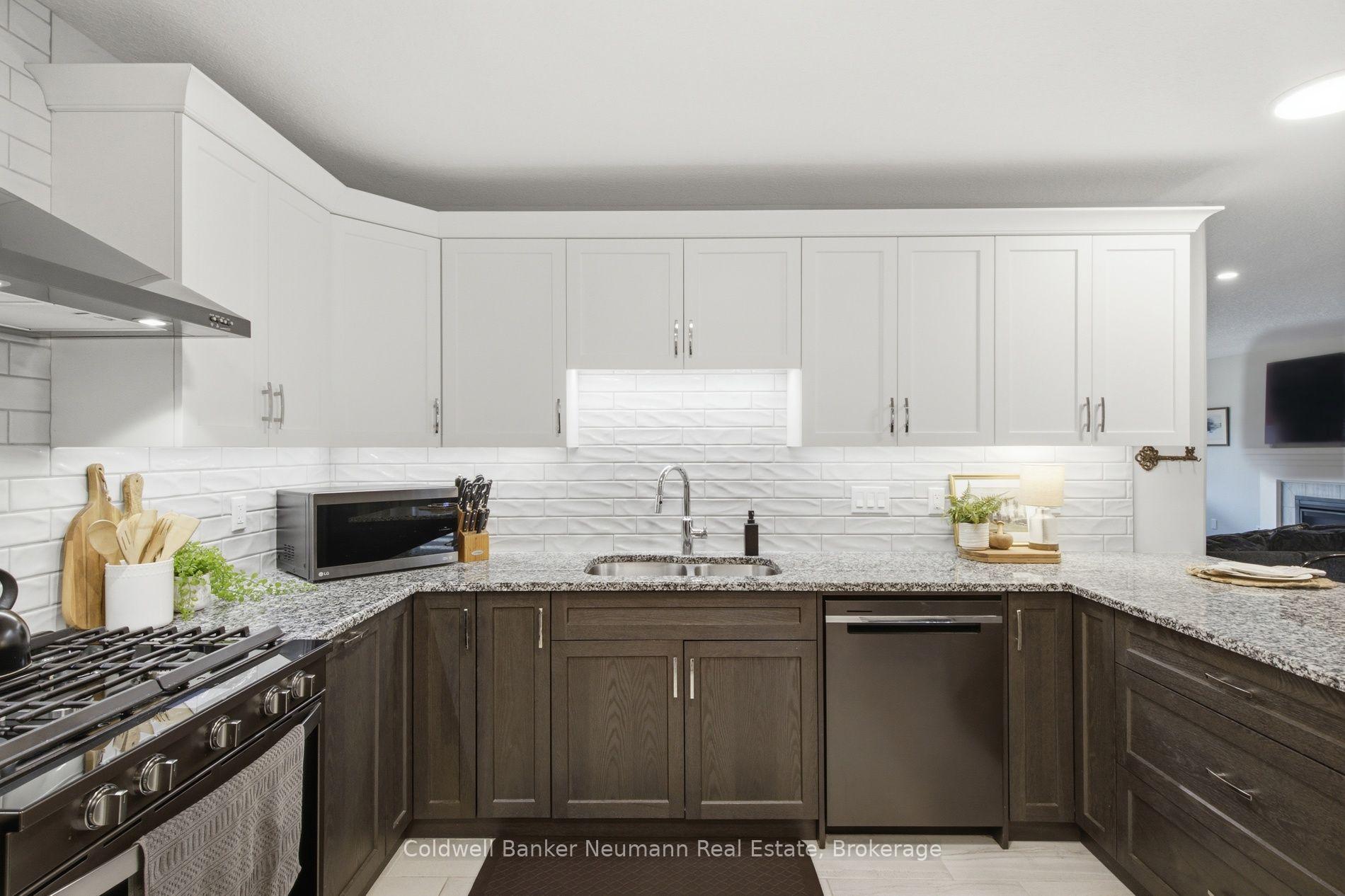 Photo 12 of 72 Halls Drive, Centre Wellington, Elora/Salem — HOMEH