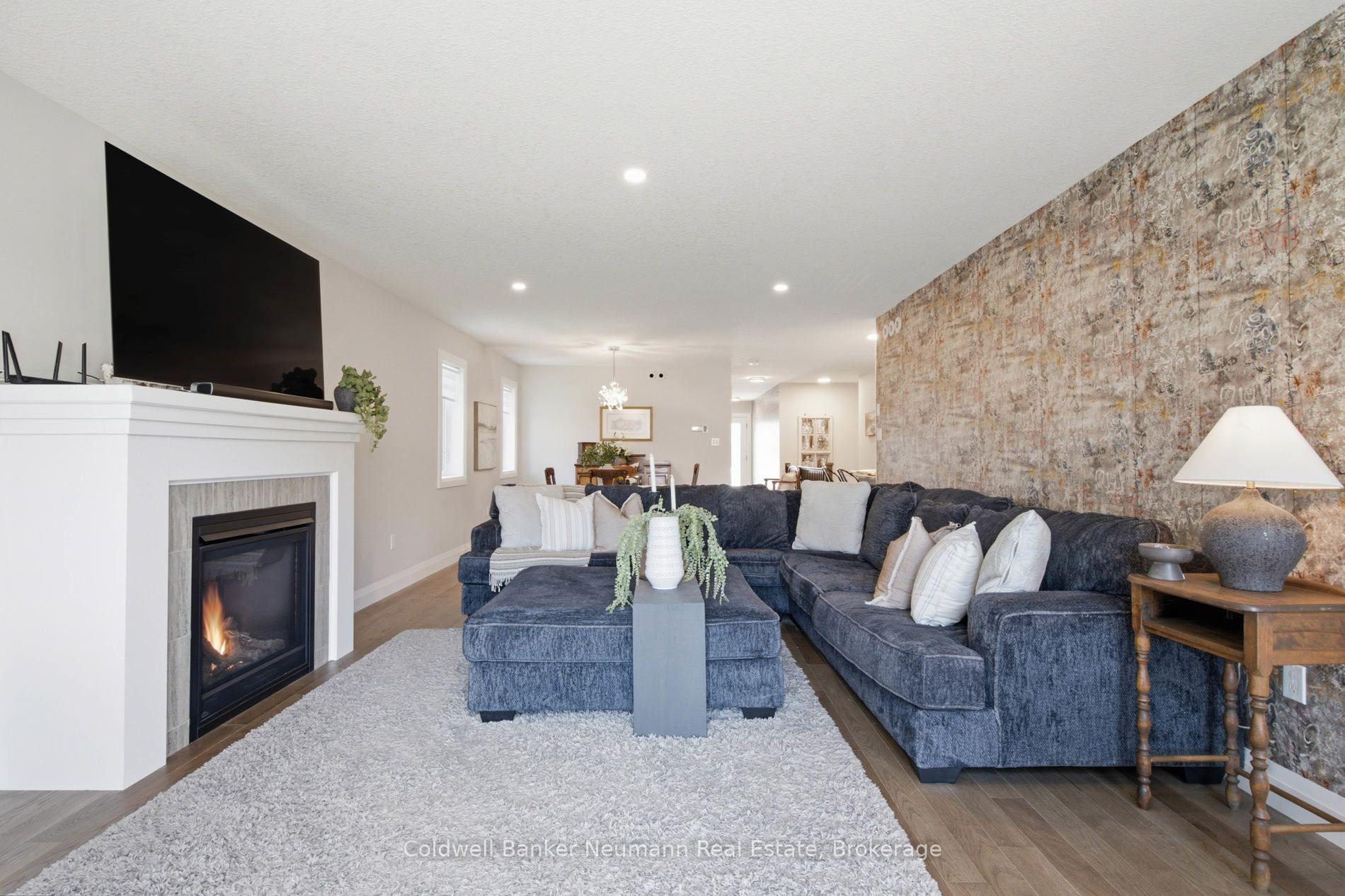 Photo 22 of 72 Halls Drive, Centre Wellington, Elora/Salem — HOMEH