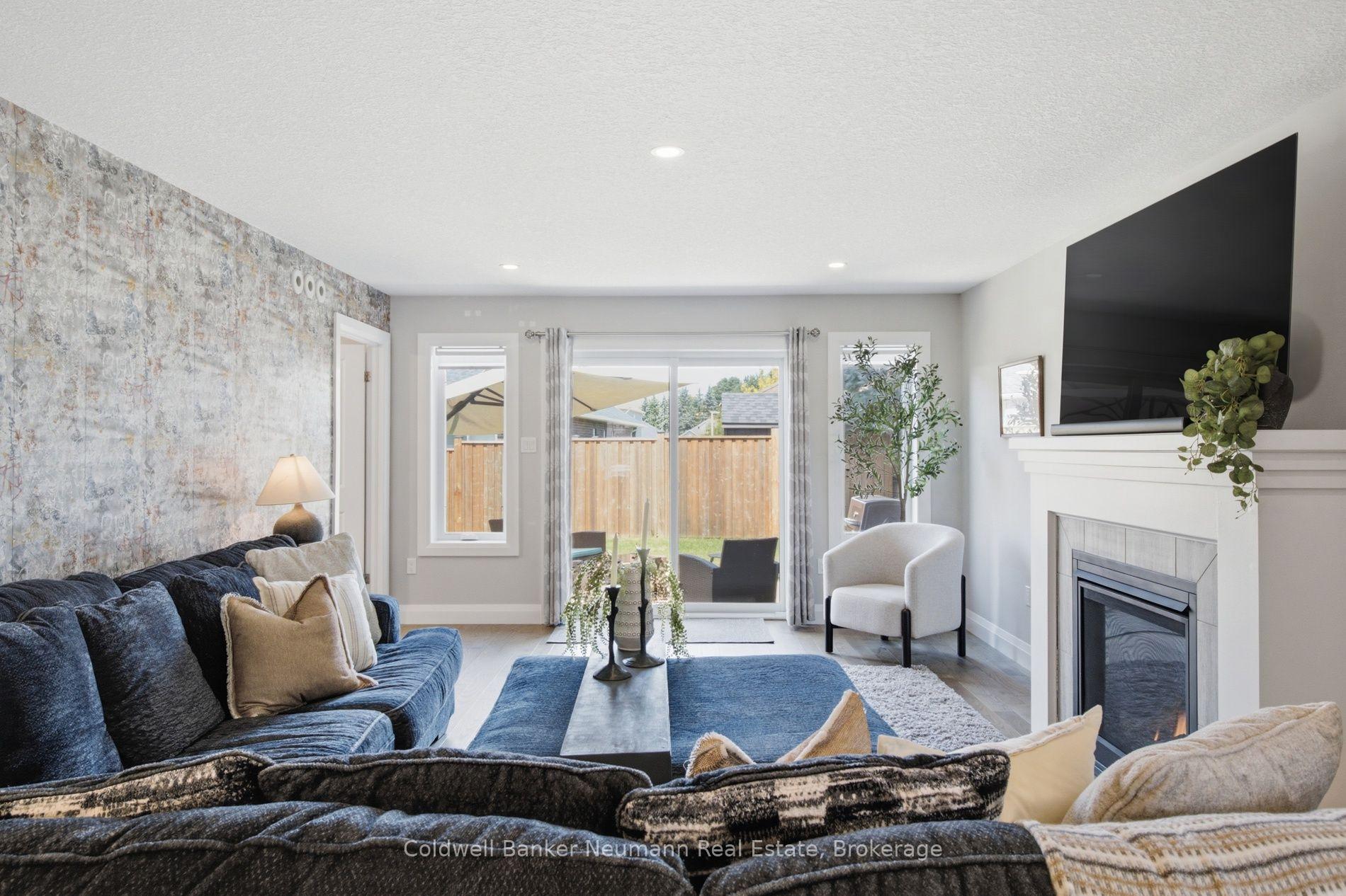 Photo 23 of 72 Halls Drive, Centre Wellington, Elora/Salem — HOMEH