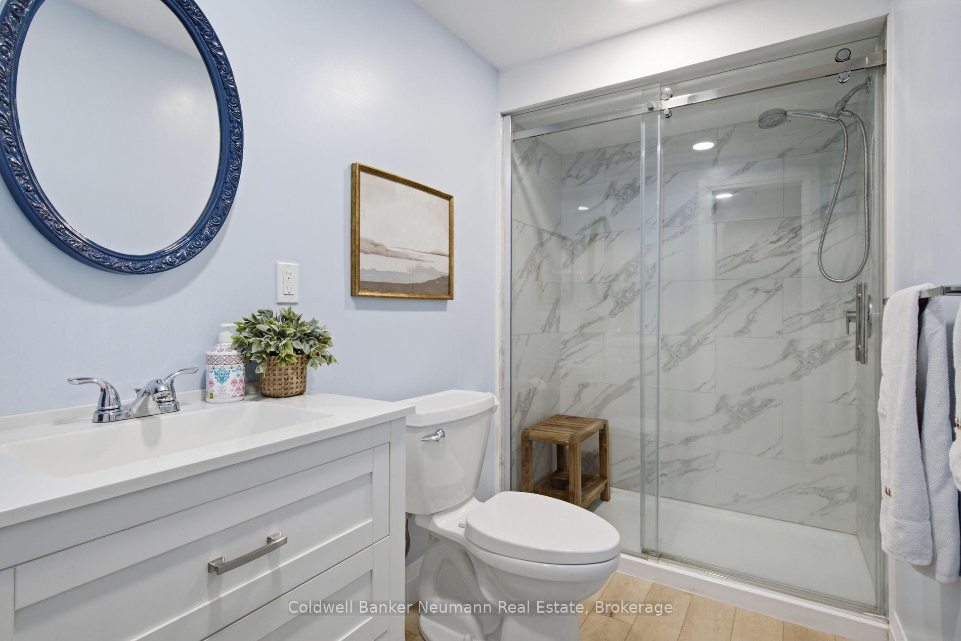 Photo 32 of 72 Halls Drive, Centre Wellington, Elora/Salem — HOMEH